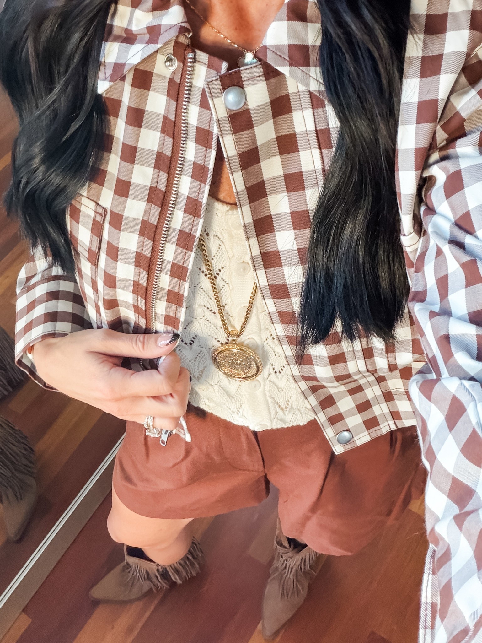 This gingham cropped jacket is so cute for springg

#LTKSeasonal #LTKootd #LTKmomlife