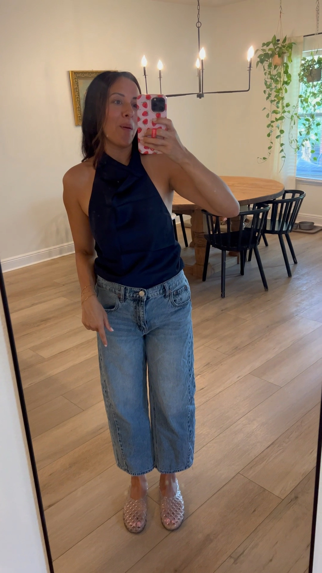 Small in the top, jeans tts