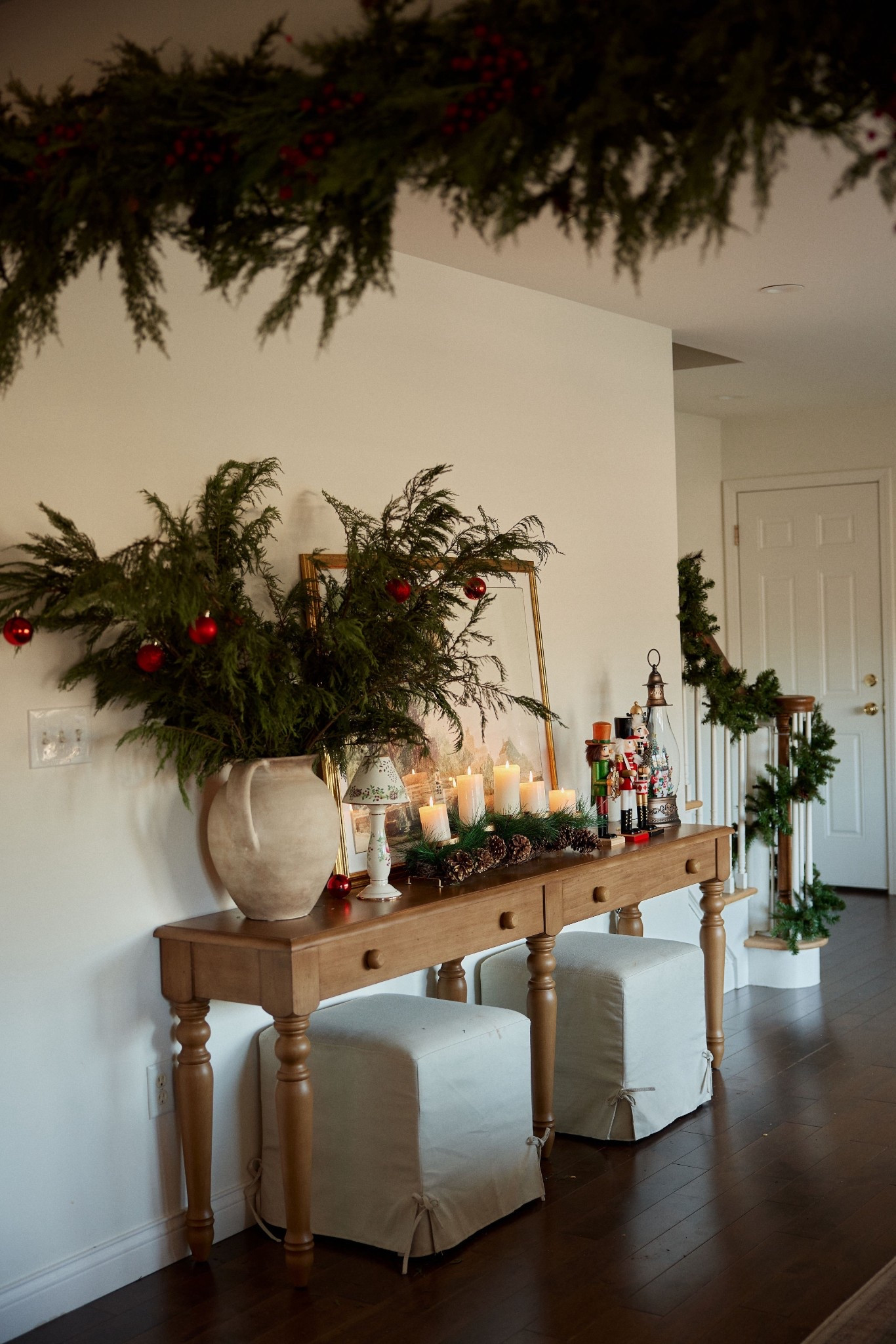 holiday decor | similar linked 

#LTKSeasonal #LTKHome #LTKHoliday