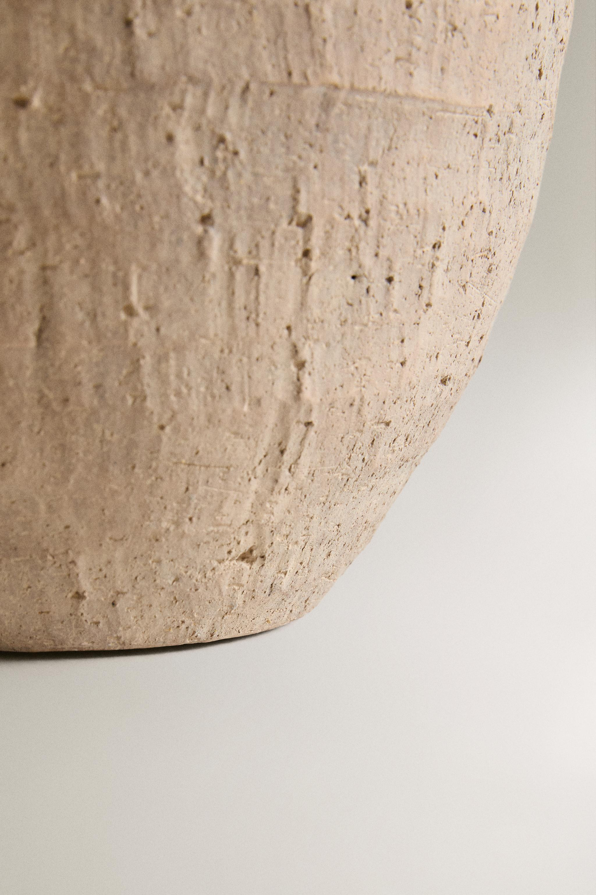 OVAL DECORATIVE CERAMIC VASE | Zara US