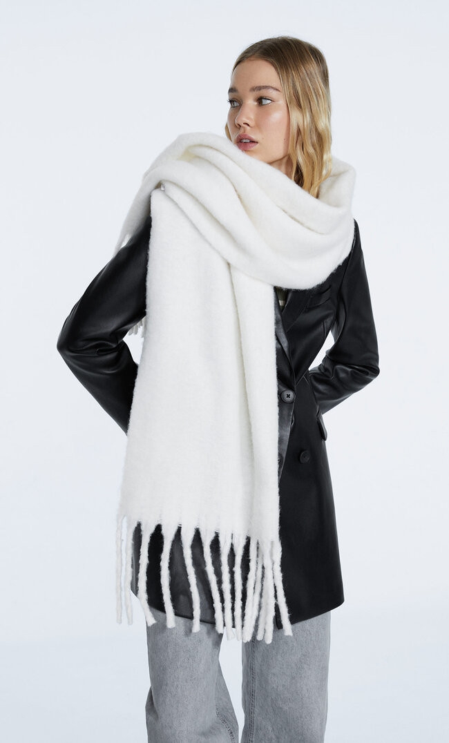 Plain thick scarf | Stradivarius (UK)