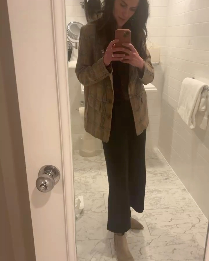 I’ve had these booties for years and they’re my go to for events cuz they’re comfy! I have in black too :) Also my black comfy set turned business casual!