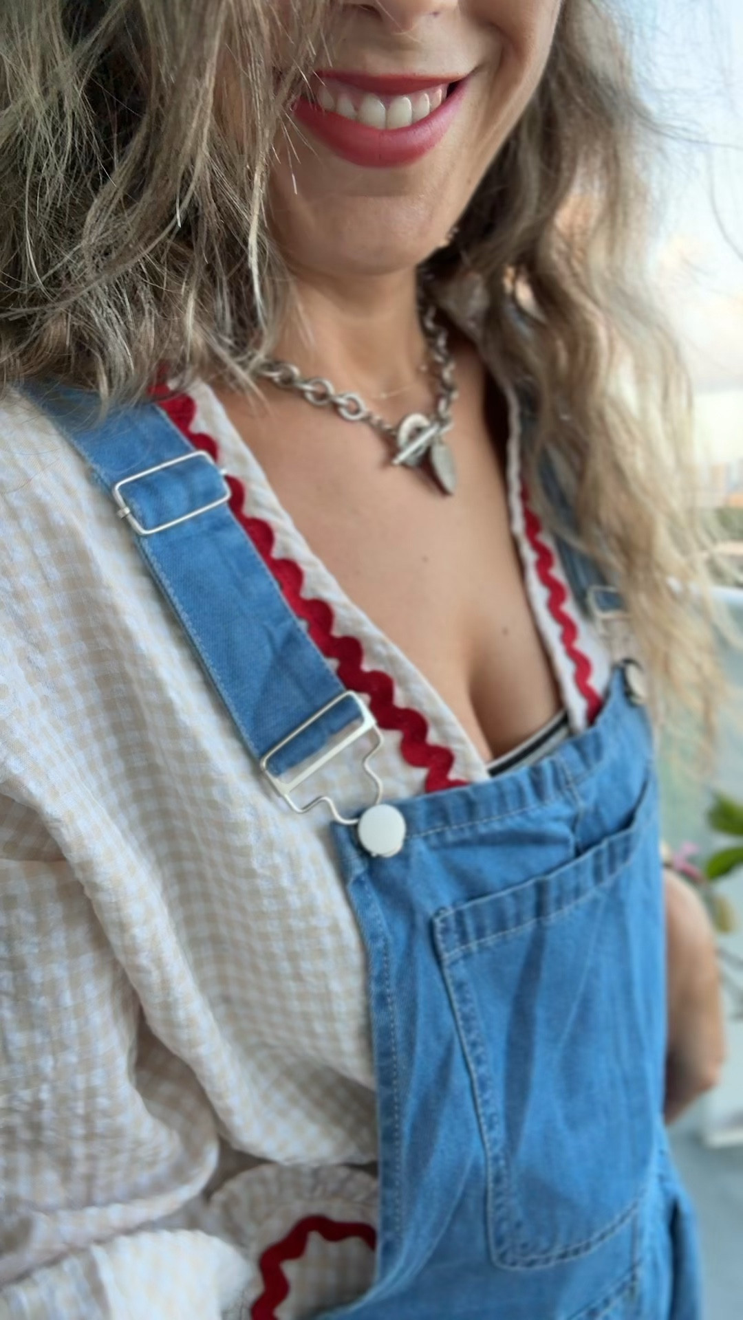 Here is a cute Valentine’s Day outfit to go out with your besties for lunch 😍

#LTKStyleTip