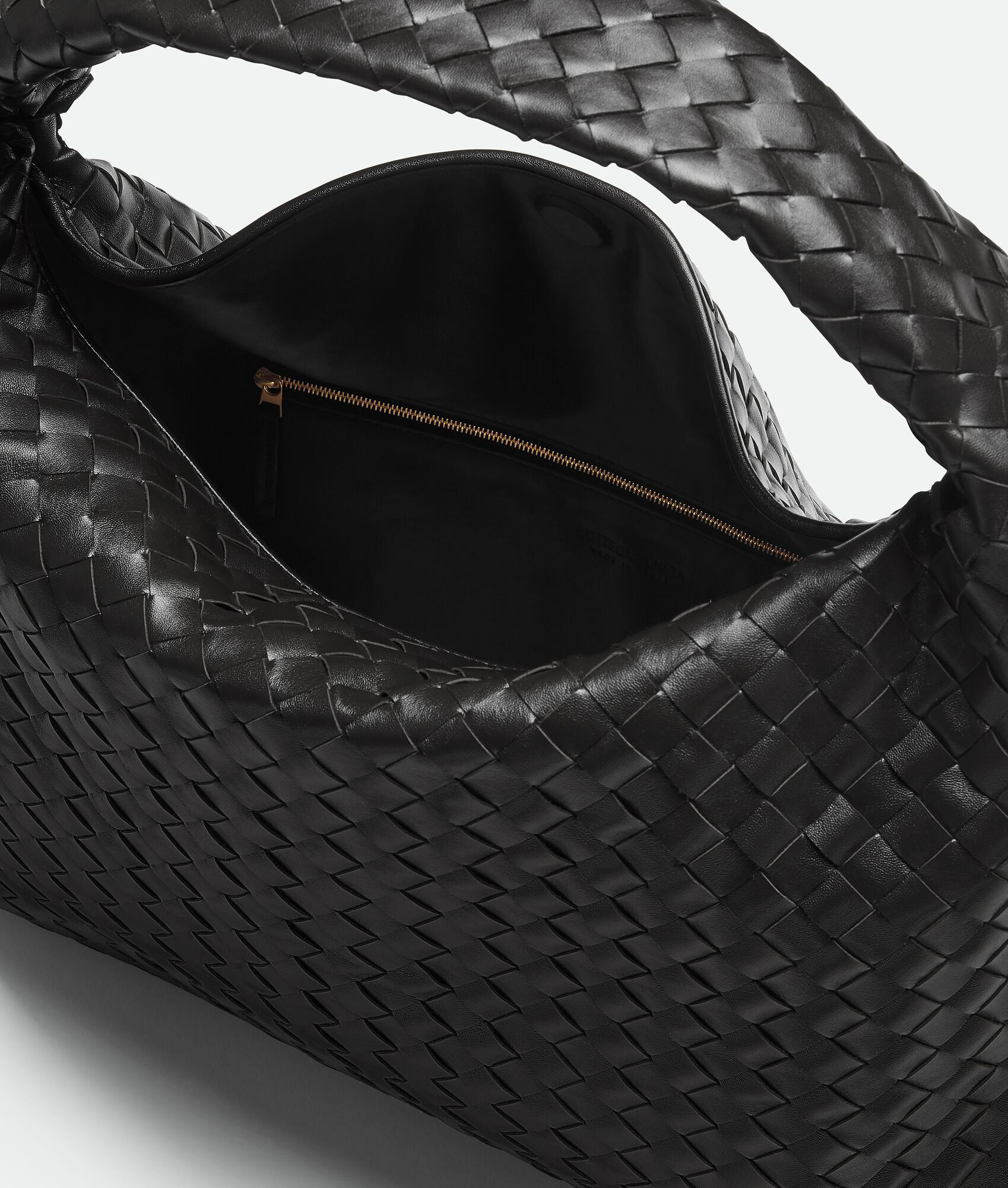 Women's Large Hop in Black | Bottega Veneta AU | Bottega Veneta