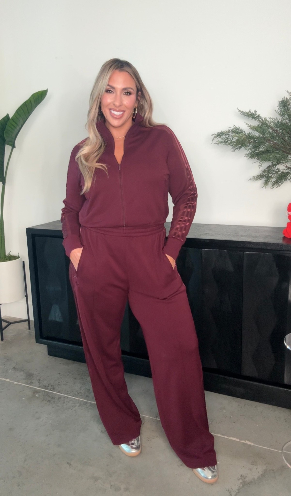 top size L  
bottom xl and they fit loose. If I wanted a more fitted look, I would need the size large 

#LTKMidsize #LTKActive #LTKOver40 #LTKActive #LTKOver40 #LTKMidsize