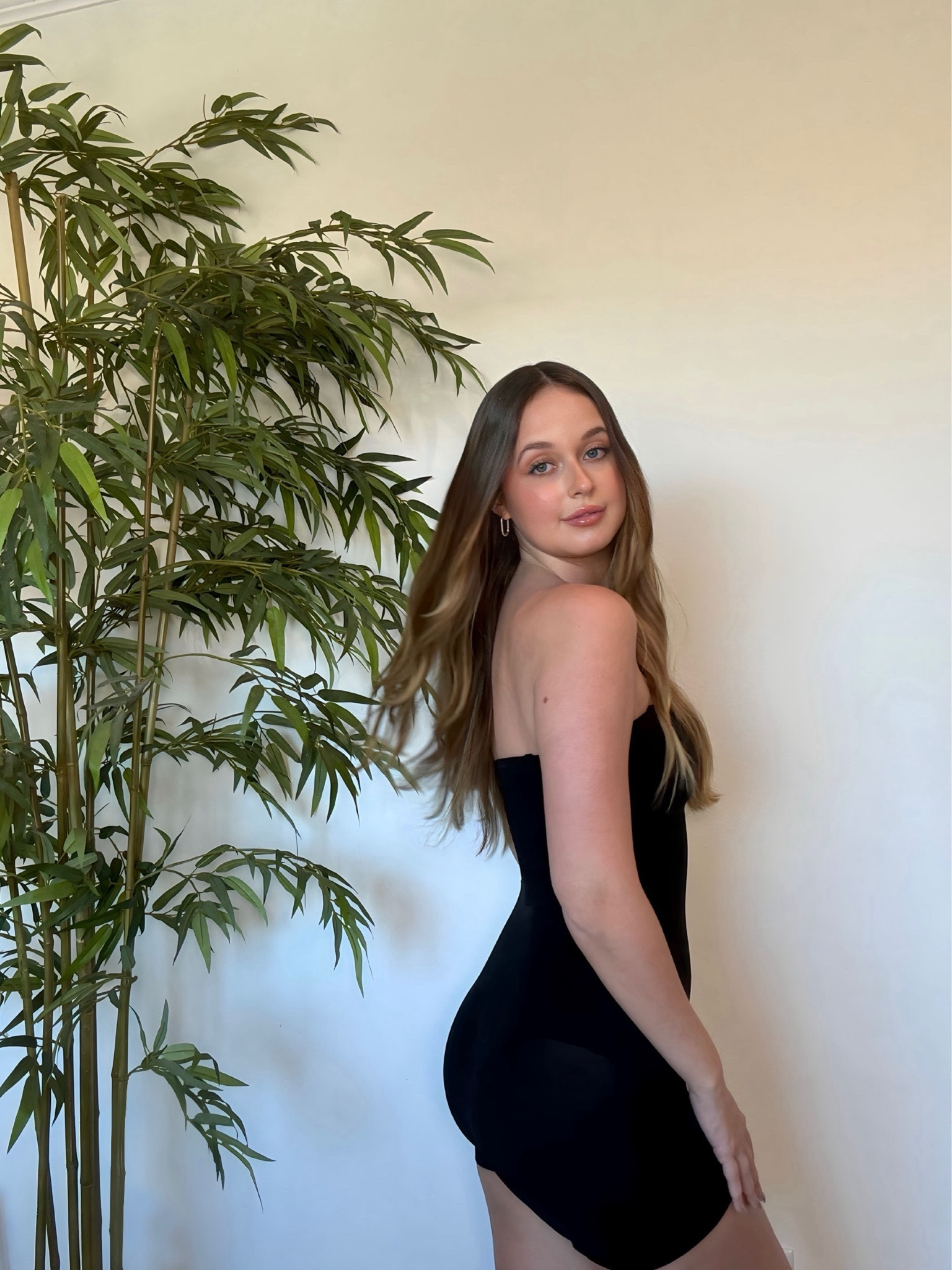 excuse me while I wear these @shaperx_official bodysuits everywhere 😍✨✨ sooo flattering + the perfect fit! they snatch you in SO good!!! use my discount code 15HAYLEE for $$ off one of your own 

#LTKfindsunder50 #LTKstyletip