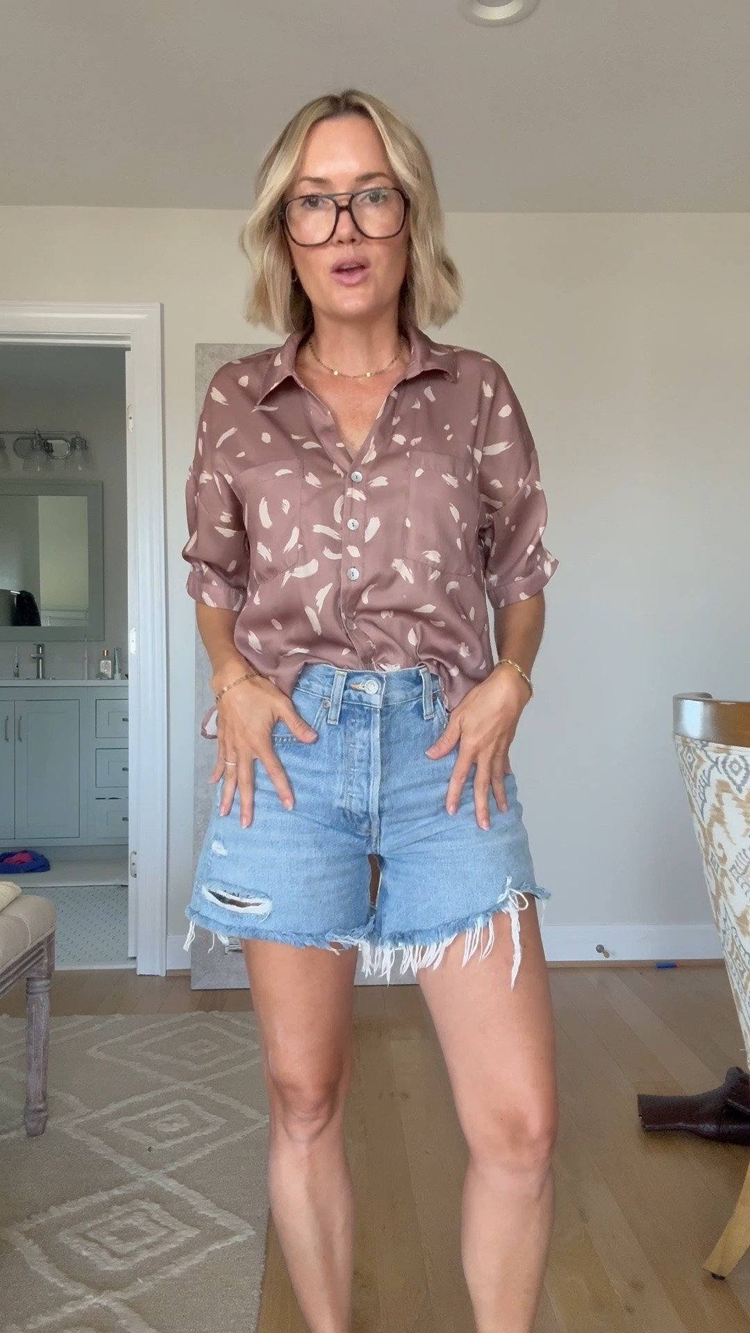 24 in these shorts. I’m 5’2

The best jean shorts you’ll ever own. You’ll have them forever

#LTKPetite #LTKOver40 #LTKgrwm