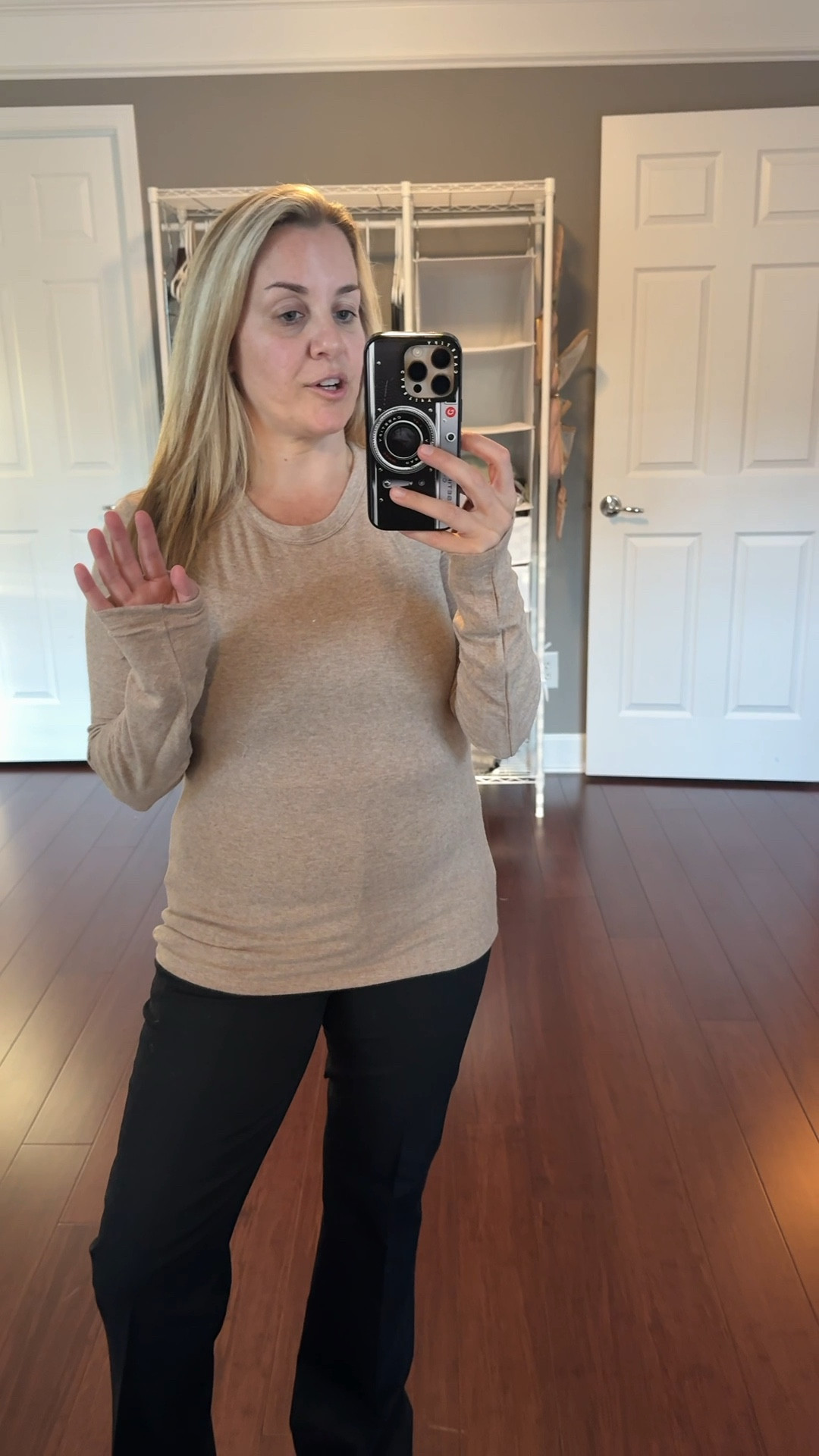 This shirt is SO soft and the longer sleeves are taking me back to middle and high school. You need to try this!

#LTKStyleTip #LTKFindsUnder100 #LTKSeasonal