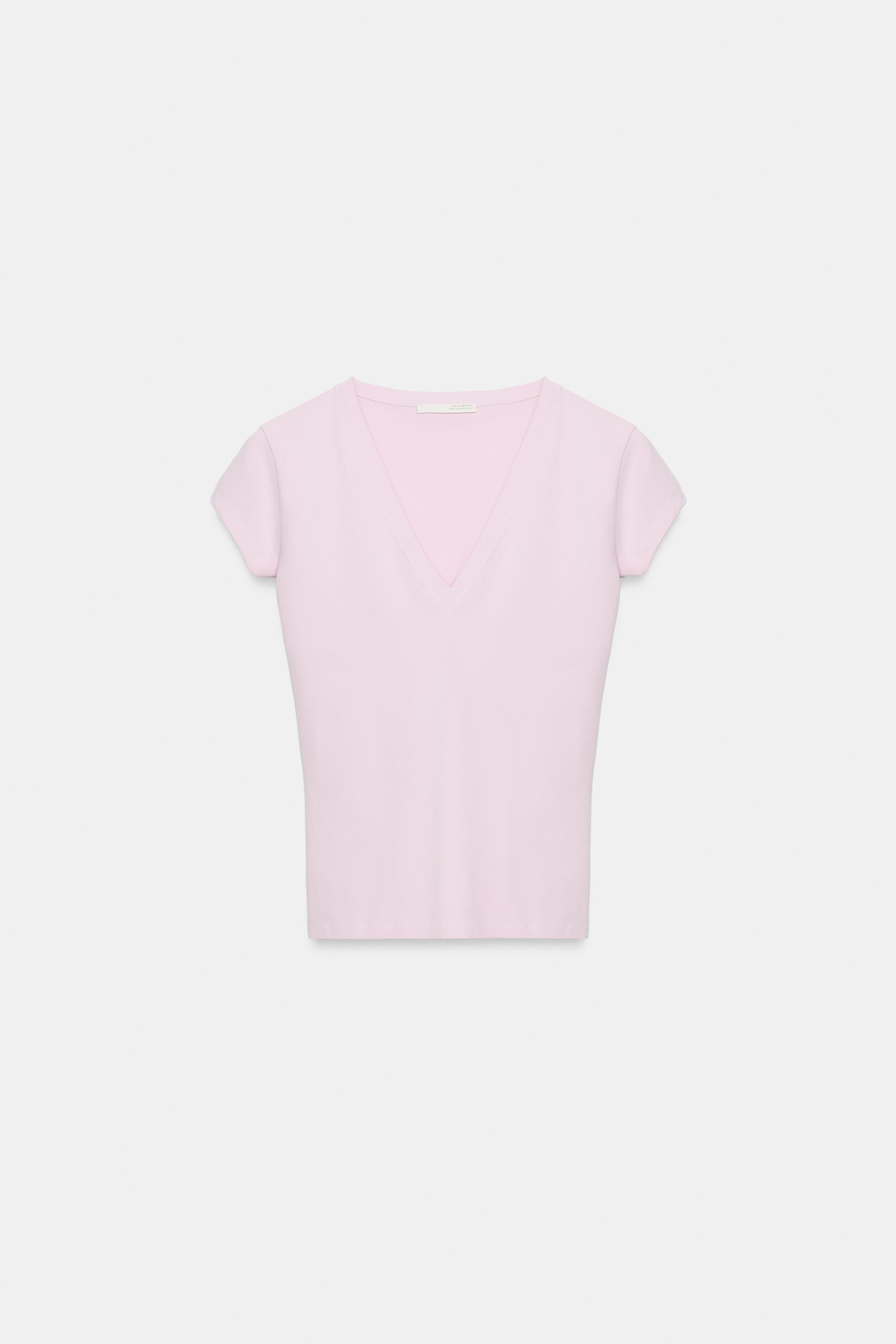 SLIM FIT - V-NECK - REGULAR LENGTH - SHORT SLEEVET-shirt made of a cotton blend yarn. Featuring a... | Zara UK