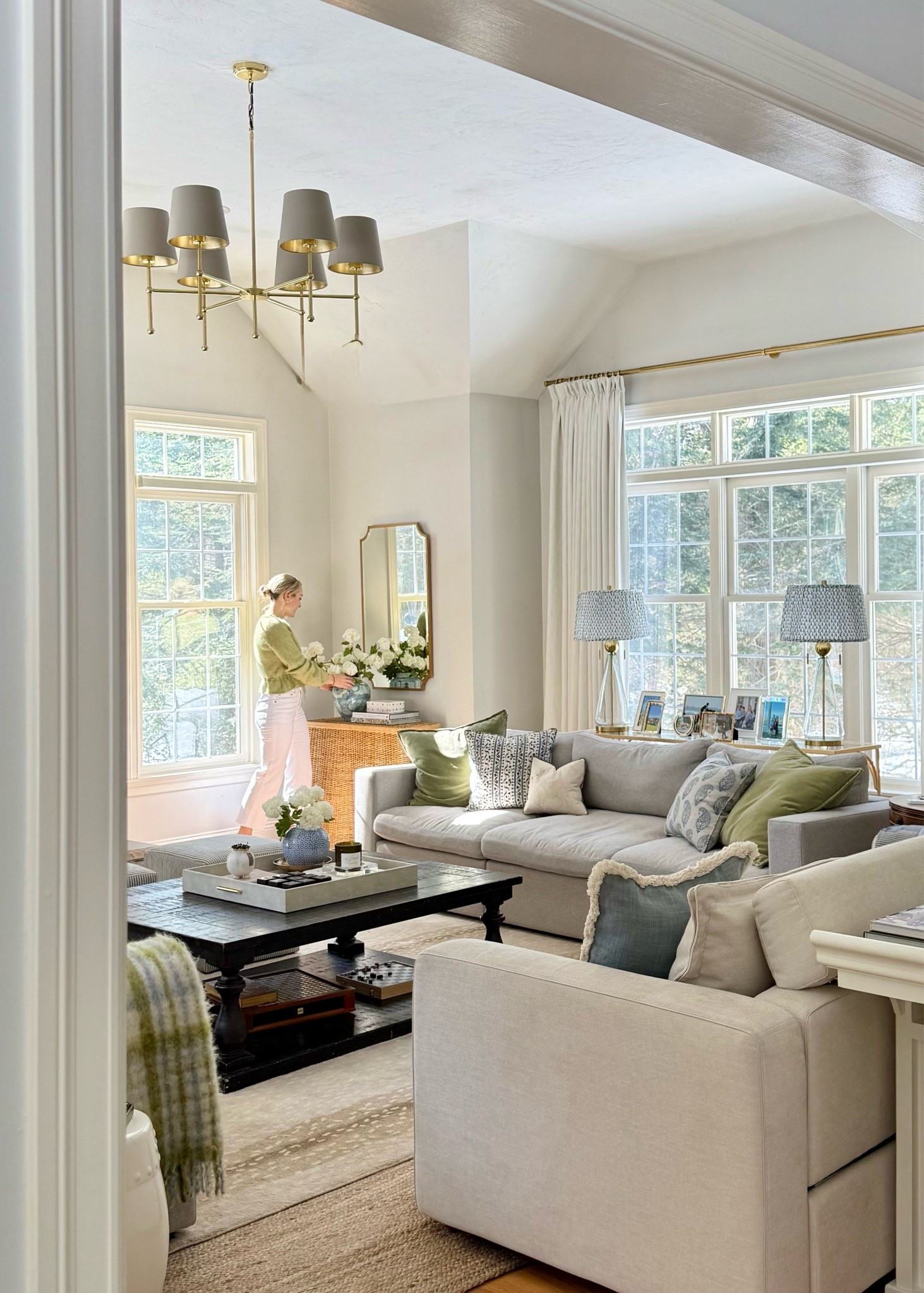 Spring Living Room

#LTKSeasonal #LTKHome