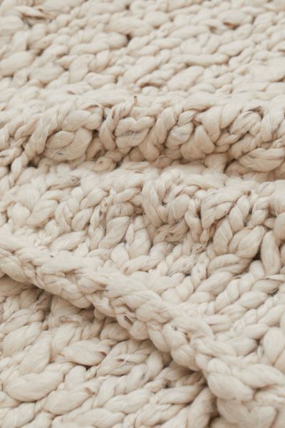 Wool-blend blanket | H&M (UK, MY, IN, SG, PH, TW, HK)