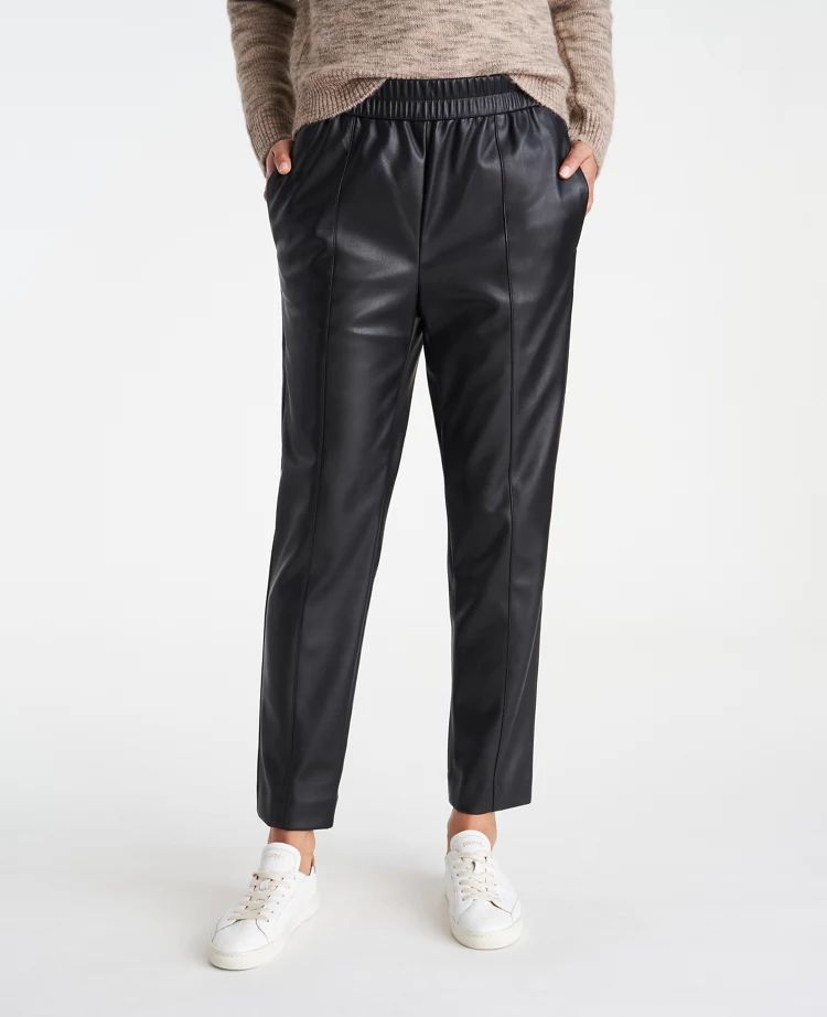 The Petite Faux Leather Pull On Ankle Pant | Ann Taylor (US)