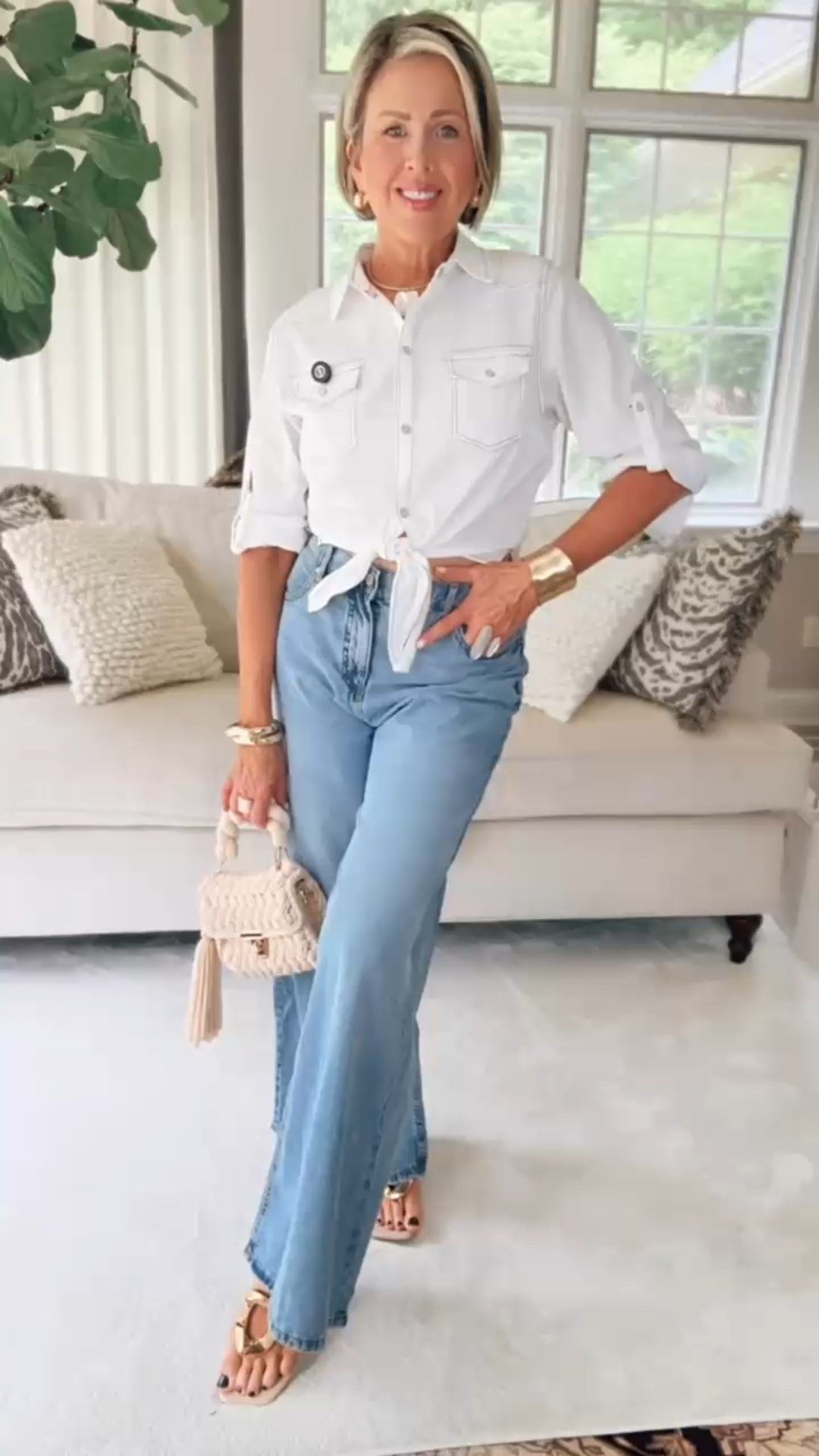 Wearing a S in the top 
Size 2 in jeans 
5’5/130 

#LTKFindsUnder50 #LTKOver40 #LTKStyleTip