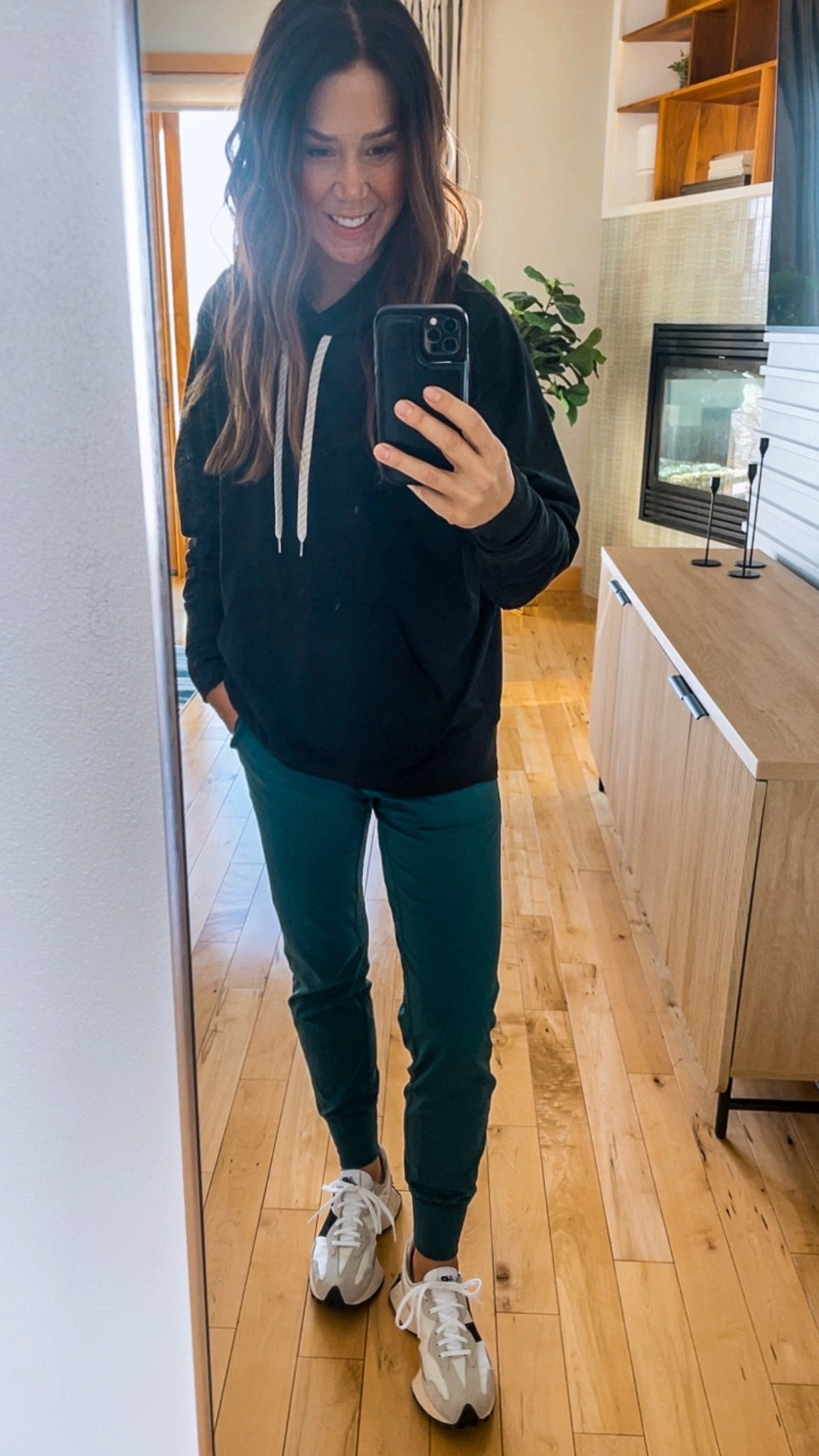 I have 5 minutes to get dressed pieces I grab on repeat as a Mom. 

Pants:4
Hoodie: small
Long sleeve: 4
Shoes: true to size 8

#LTKootd #LTKmomlife