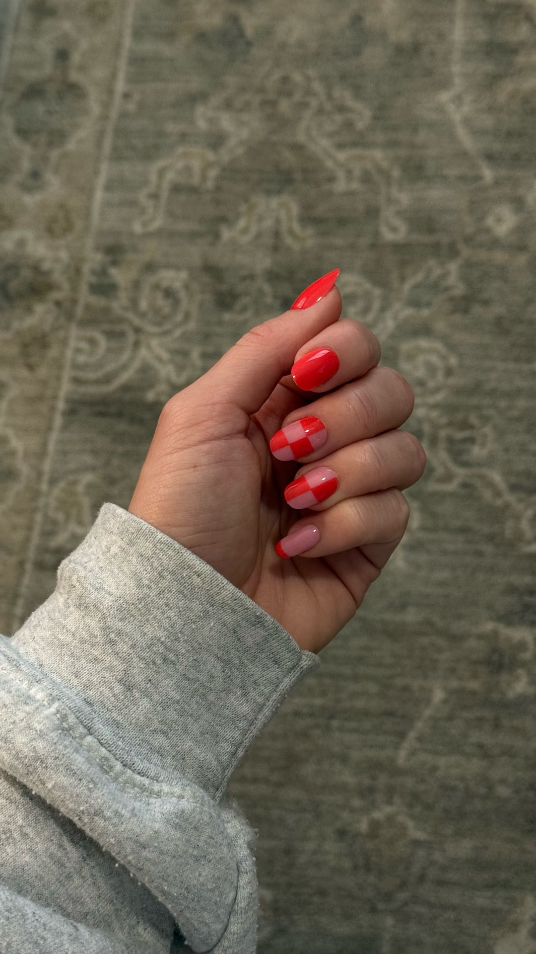 I’m a big fan of Olive & June press on nails but just tried the glue tabs for the first time and it was super easy! linking all my favorite nails from them 🤍

#athomemani #nails


#LTKSeasonal #LTKBeauty #LTKFindsUnder50