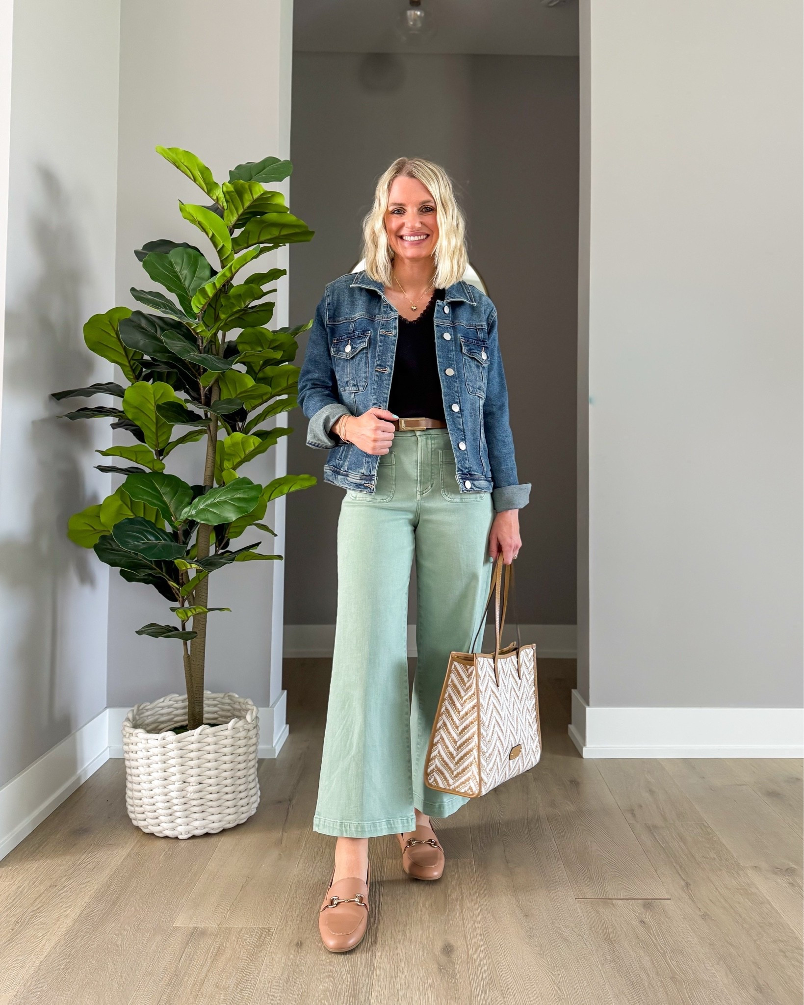 This is such a cute elevated casual outfit! I think it would be cute to wear to work as a teacher or wear for lunch with a friend! 
✨Use code: DJXKATIE20 for 20% off at @dearjohndenim 
Jacket- small
Top- xs
Jeans- 25

#LTKootd #LTKPetite #LTKOver40