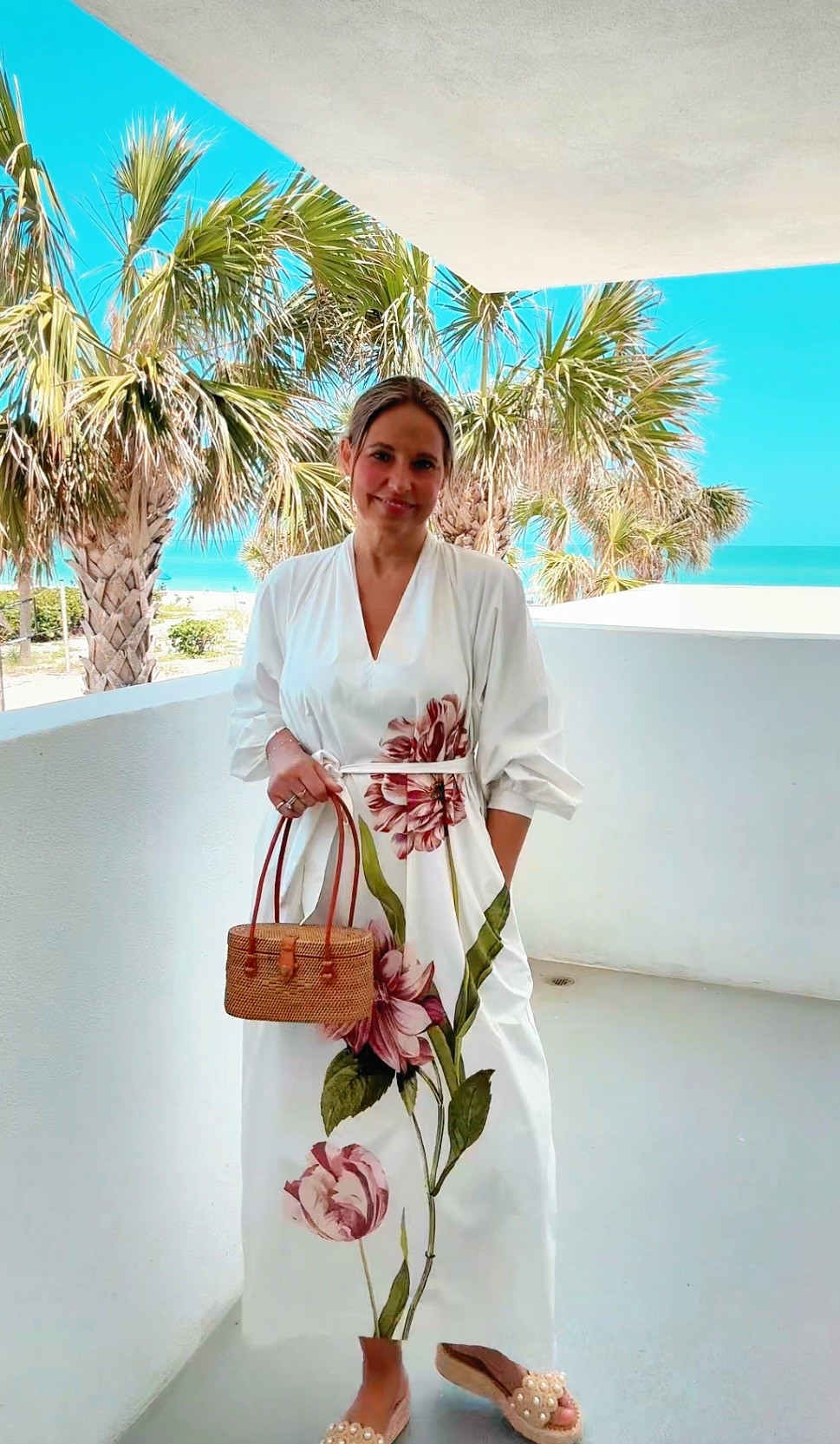 Such an elegant style midi dress—flattering to the figure and effortlessly versatile. Perfect for dressing up or keeping it casual.

#LTKStyleTip #LTKOver40 #LTKSeasonal