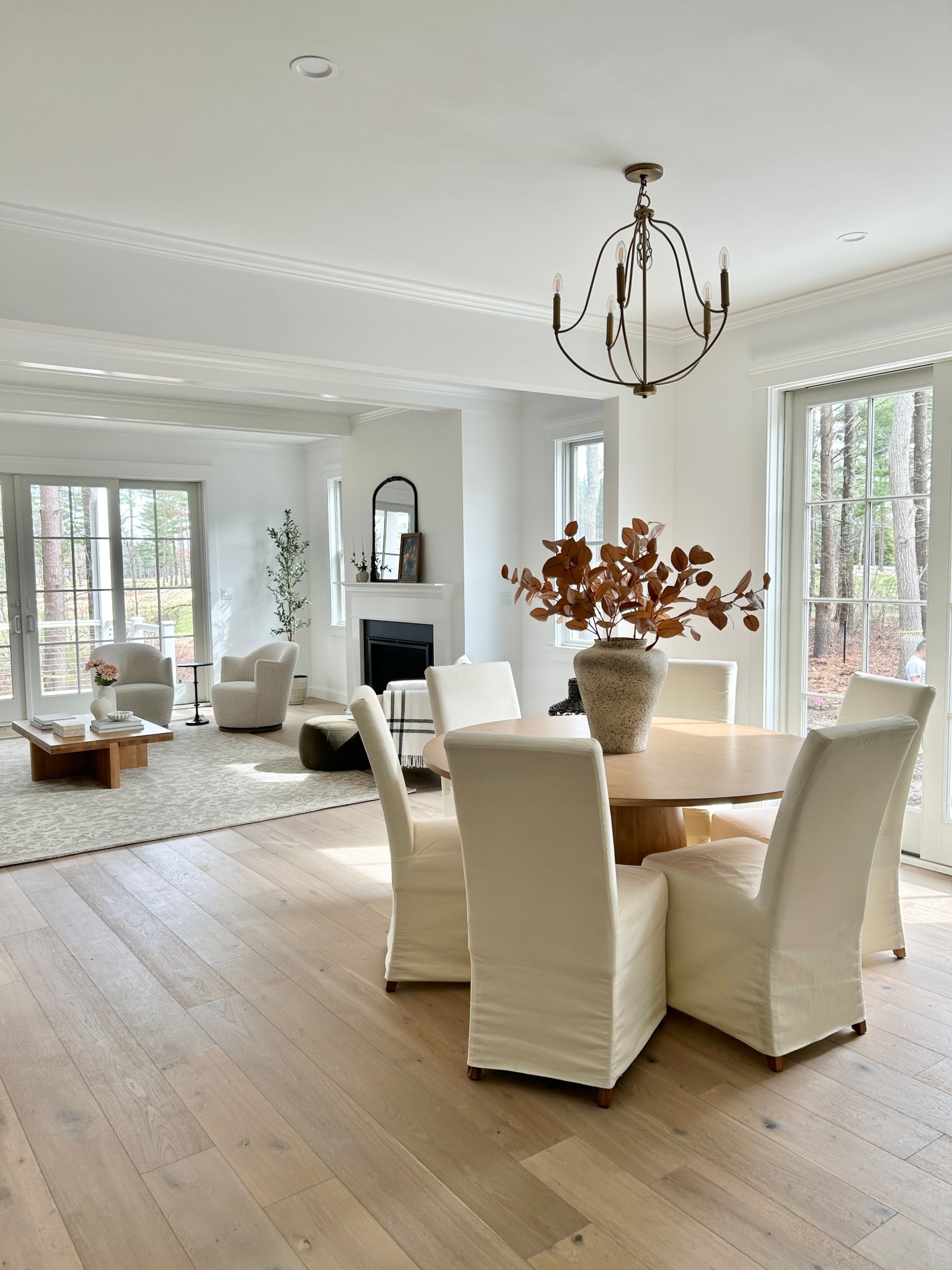 Casually elegant dining room.

#diningroom

#LTKHome