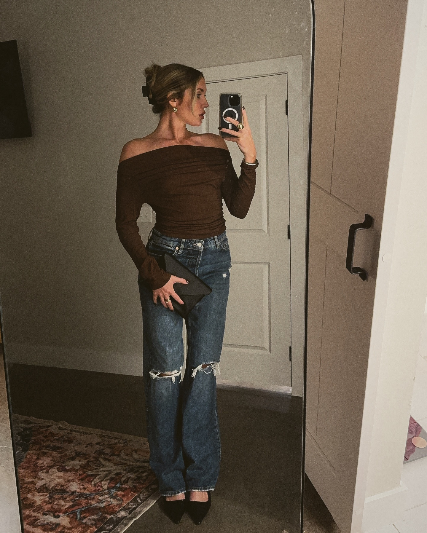 🤎 can’t find the jeans anywhereeee but linked some similar !

#ltkfall #ltkfallfashion #ltkstyle #ltkfashionblogger