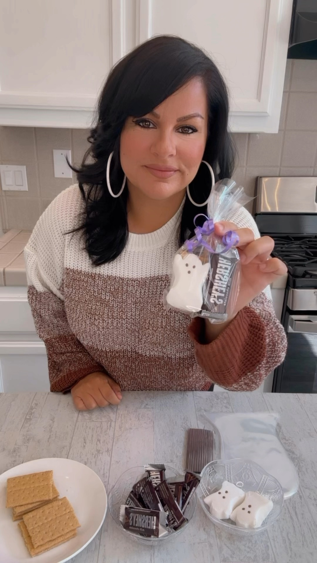 Halloween S’mores treat bags #halloween #halloweentreats #halloweentreatbags #trickortreat #halloweencandy #smores

#LTKParties #LTKWatchNow #LTKU