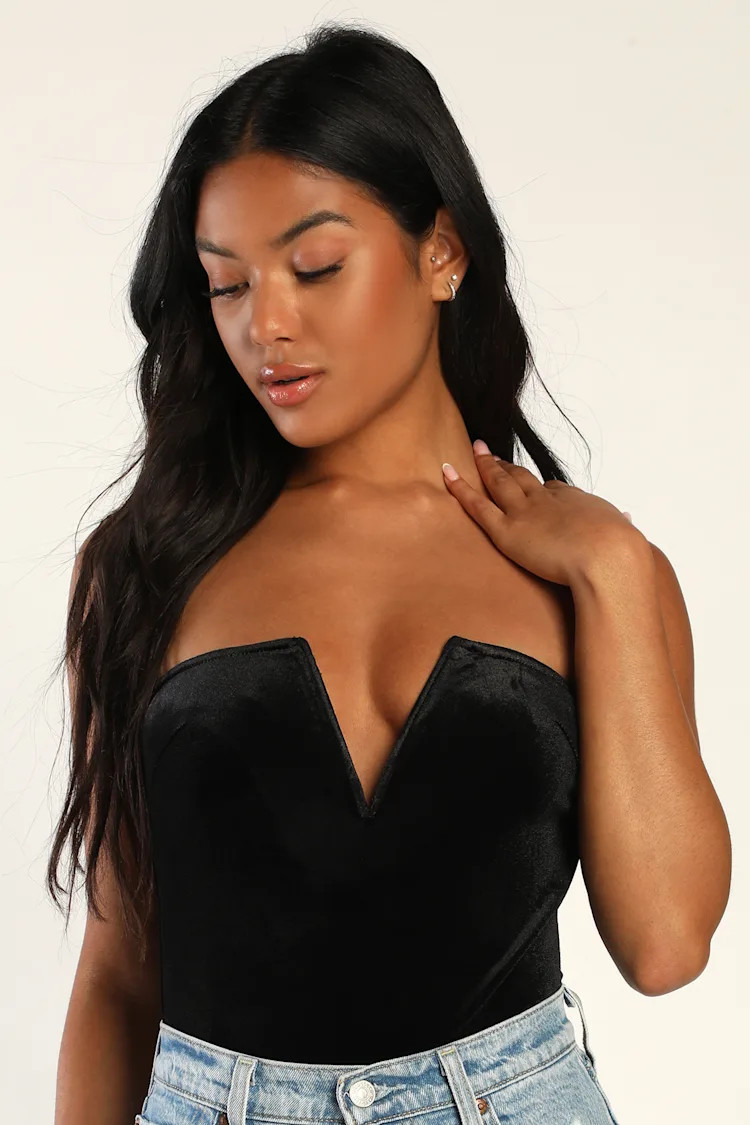 Girl's Night Out Black Velvet Notched Strapless Bodysuit | Lulus (US)