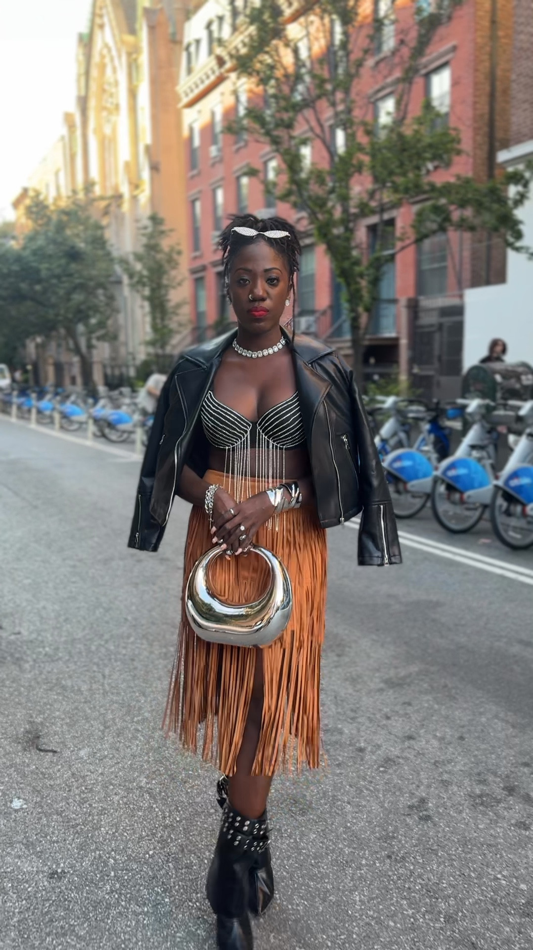 #NYFW Day 6 is giving cool-girl edgy vibes 🖤✨

#LTKVideo #LTKNYFW #LTKStyleTip