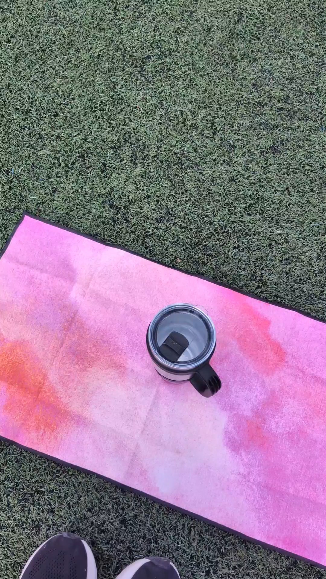 Bright Quick-Dry Gym Towel | Aesthetic Workout Essential for WomenYour gym routine just got an upgrade 💦✨This bright quick-dry fitness towel is THAT girl in your gym bag — lightweight, super absorbent, and dries fast so you’re not carrying around a damp mess.Perfect for:✔️ Sweat sessions✔️ Hot girl walks + Pilates✔️ Busy moms on the goBecause let’s be real… if it’s cute, you’re way more likely to use it 😉Save this for your next workout + shop the towel through my LTK 🛍️

#LTKfitnessgoals #LTKselfcare #LTKActive