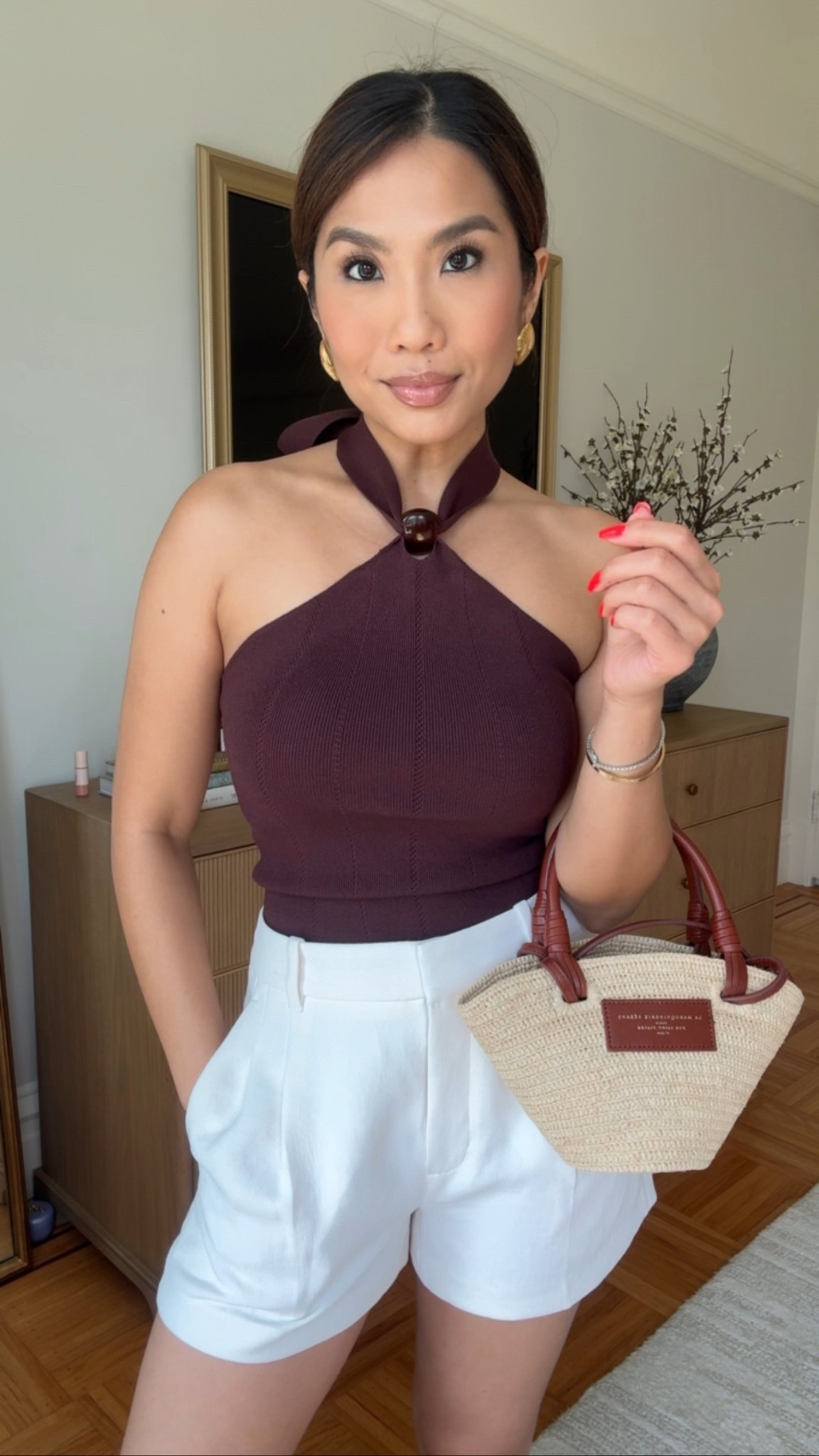 March fav! This mini basket bag 😍

Sizing:
Top - tts, xs
Shorts - sized up, 2, light birch color
Sandals - tts, xs