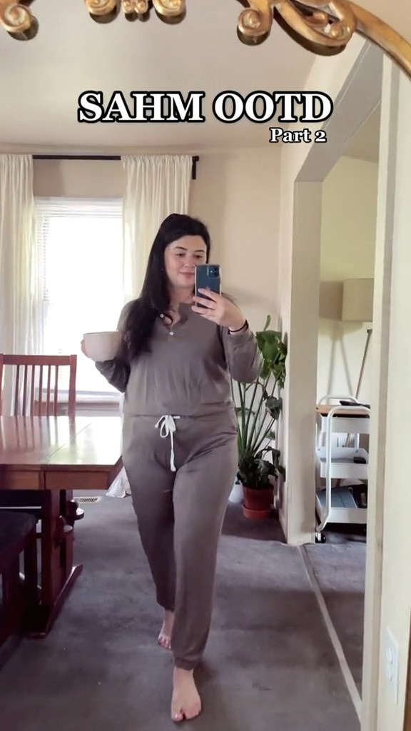 SAHM OOTD #midsize #midsizemom

#LTKfit #LTKfamily