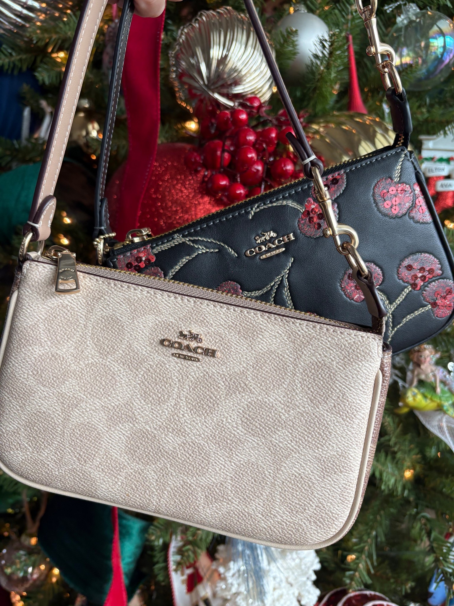 The item on all the teens gift list!❤️


#LTKGiftGuide #LTKHoliday