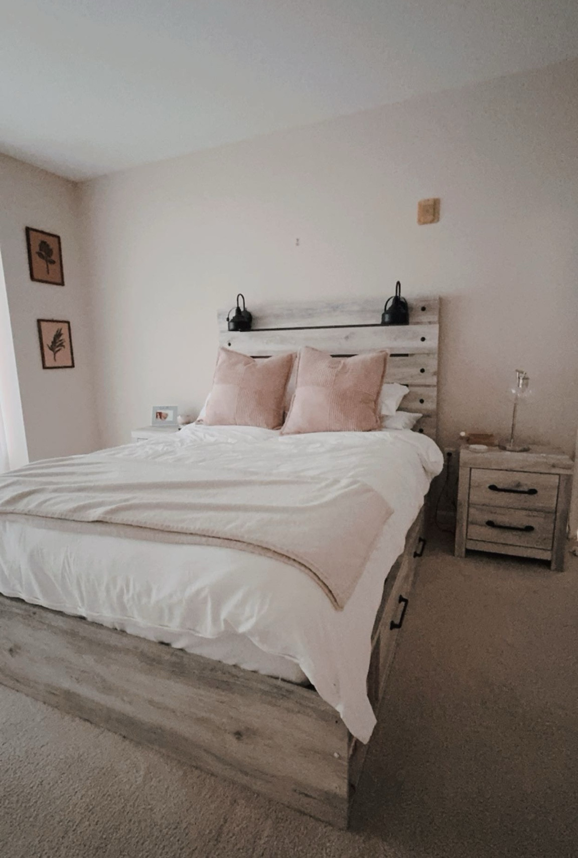 My bed 😴💗
✨ lots of storage
✨ built in lights
✨ like sleeping on a cloud

#LTKHome