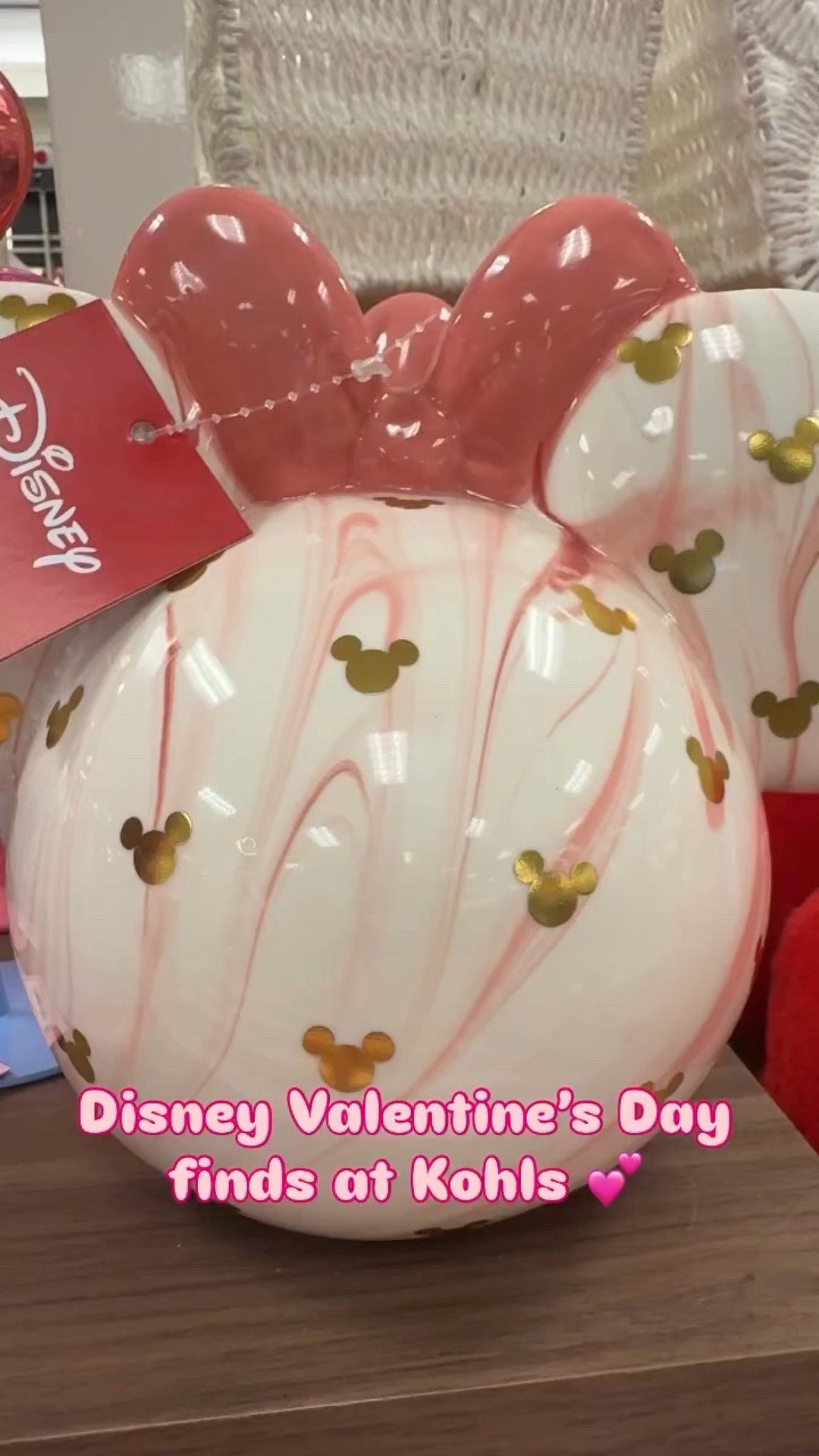 the sweetest Disney Valentine’s Day finds at @kohls for your home 💕

I know decorating for Valentine’s Day isn’t as common or popular as Christmas but I love the idea of a simple throw blanket or pillow to keep some cozy and festive vibes going after the holidays ❣️

#disneymom #disneyfamily #kohls #kohlsfinds