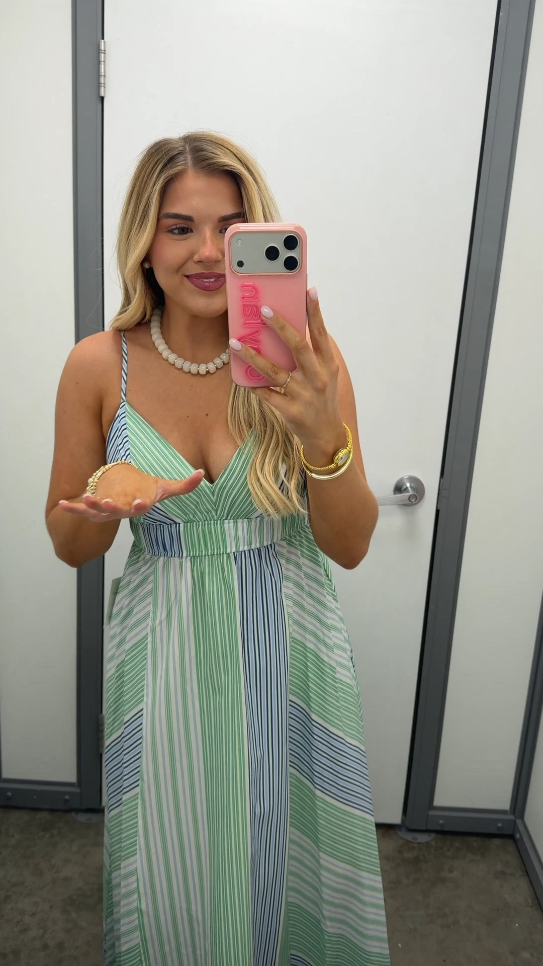 How stunning would this be for beach pictures! I’m seriously obsessed and can’t believe it’s Walmart!

#walmartfashion