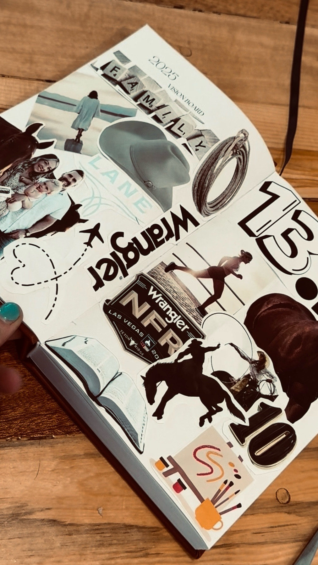 This amazing planner is from Sand and Stone Media on Instagram! It has so many incredible features. It is a bit of an investment, but if you decide you need it just remember YOU ARE WORTH IT. Especially if you believe it will make your life better. 🩷