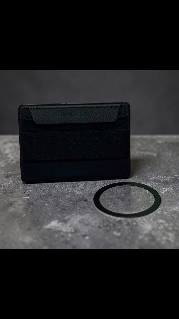 Sleek magnetic wallet organizes cards and cash, ensures security, and enhances grip.

Ultra Strong Magnet | Built in Grip | Holds up to 7 Cards and Cash I

@aquavault @stackinfluence #aquavault #aquavaultpartner
#rjkunjan #2026 #grip