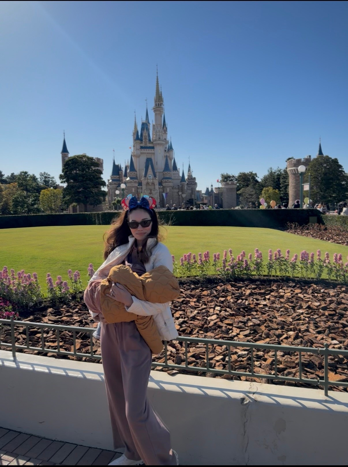 A cozy Tokyo Disney mom uniform 🏰🗼

#LTKTravel #LTKmomlife #LTKBaby