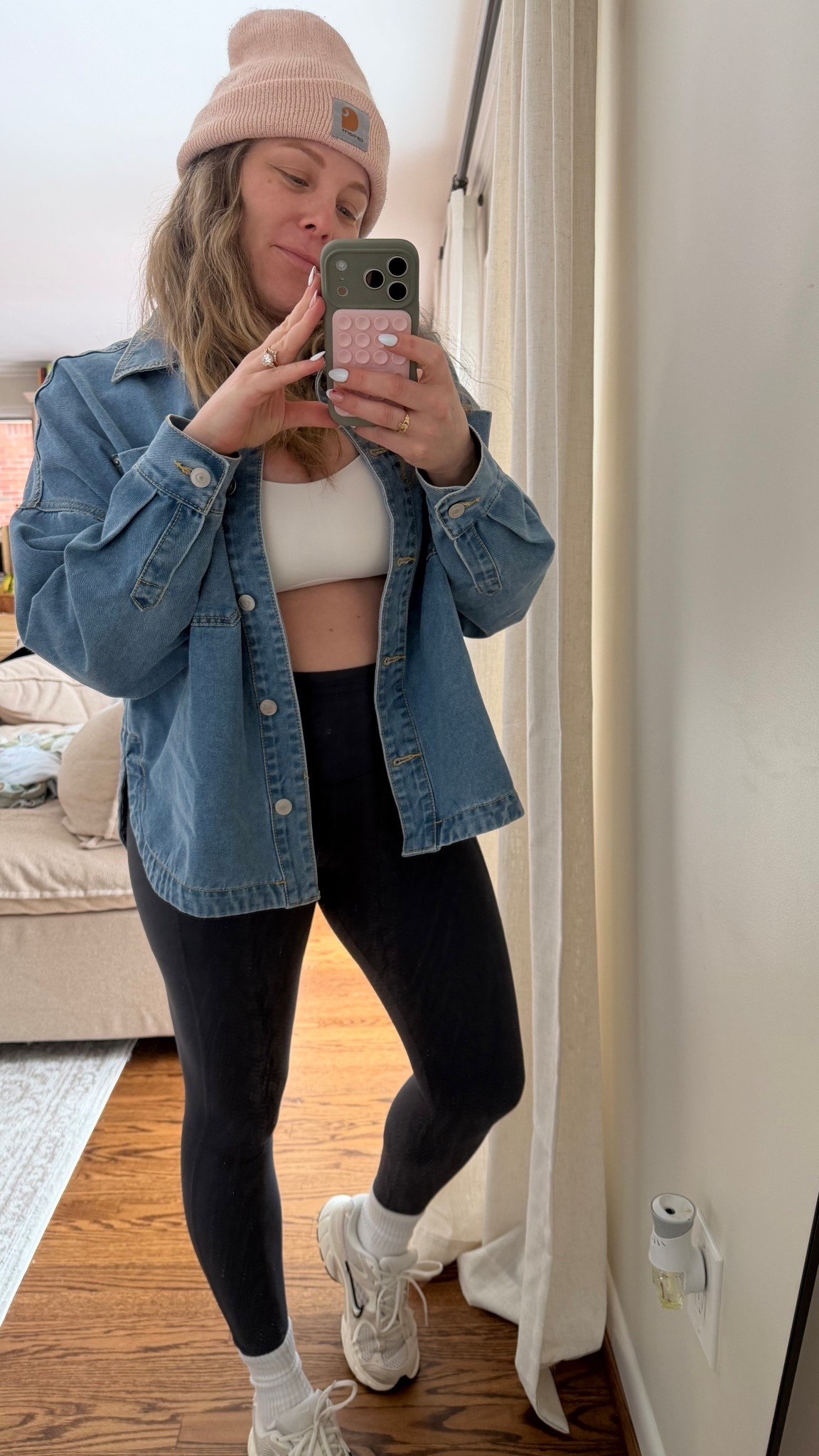 Comfy mom outfit

#LTKmomlife #LTKMidsize #LTKActive