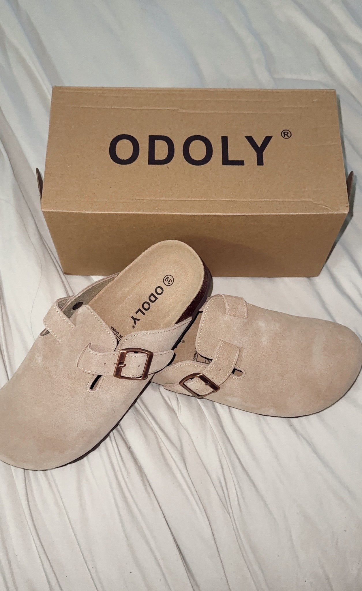 birkenstock dupe 👌🏼 it was time for some new ones — my go-to fall shoes 🍁 easy to slip on and go, comfy all day long 🤎

#LTKShoeCrush #LTKSaleAlert #LTKFindsUnder50