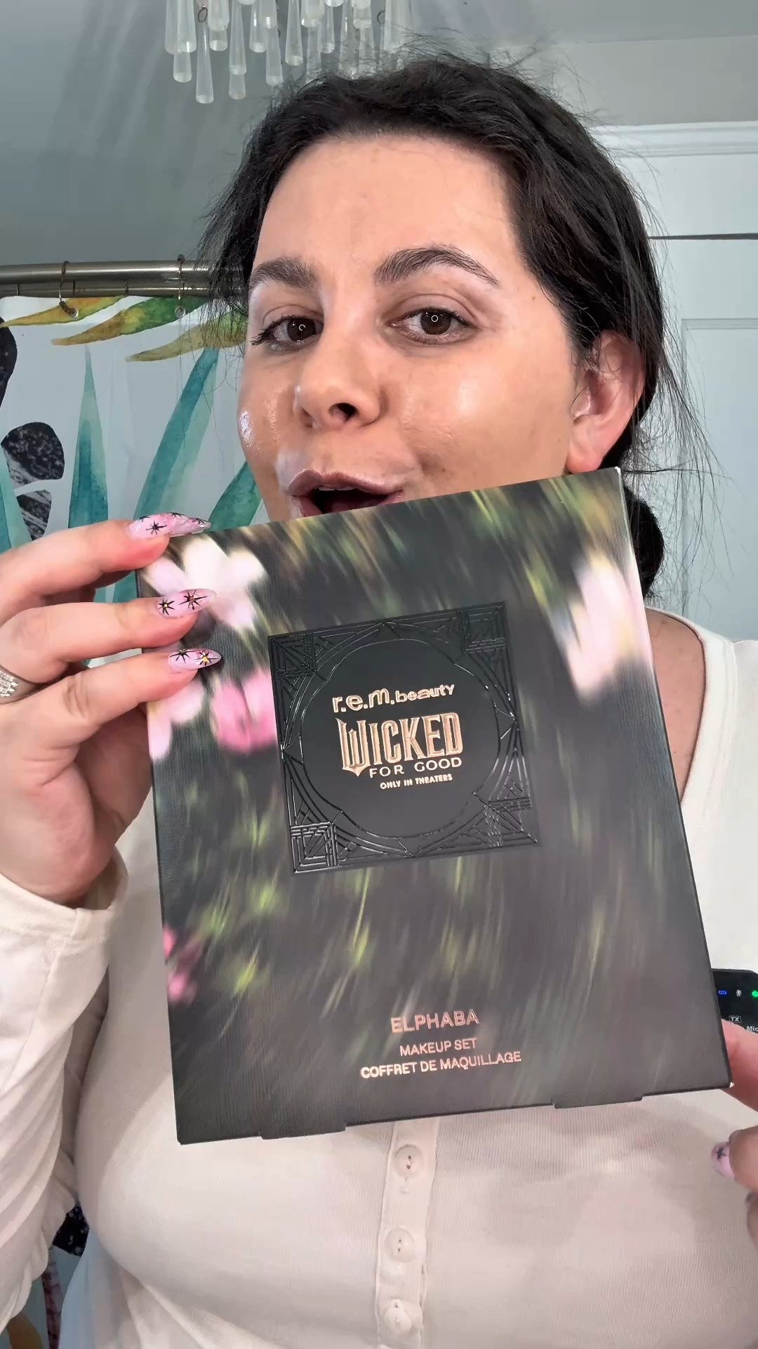 Wicked For Good Makeup

#LTKHoliday #LTKSaleAlert #LTKBeauty