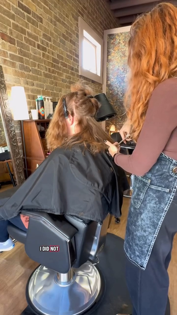 This client’s hair was an unexpected surprise.

Comment “REVIVE” to get a link to some of my favorite curl-refreshing products. 

#surpirsed #newhair #haircuttransformation #ohiohairsalon #curlspecialist