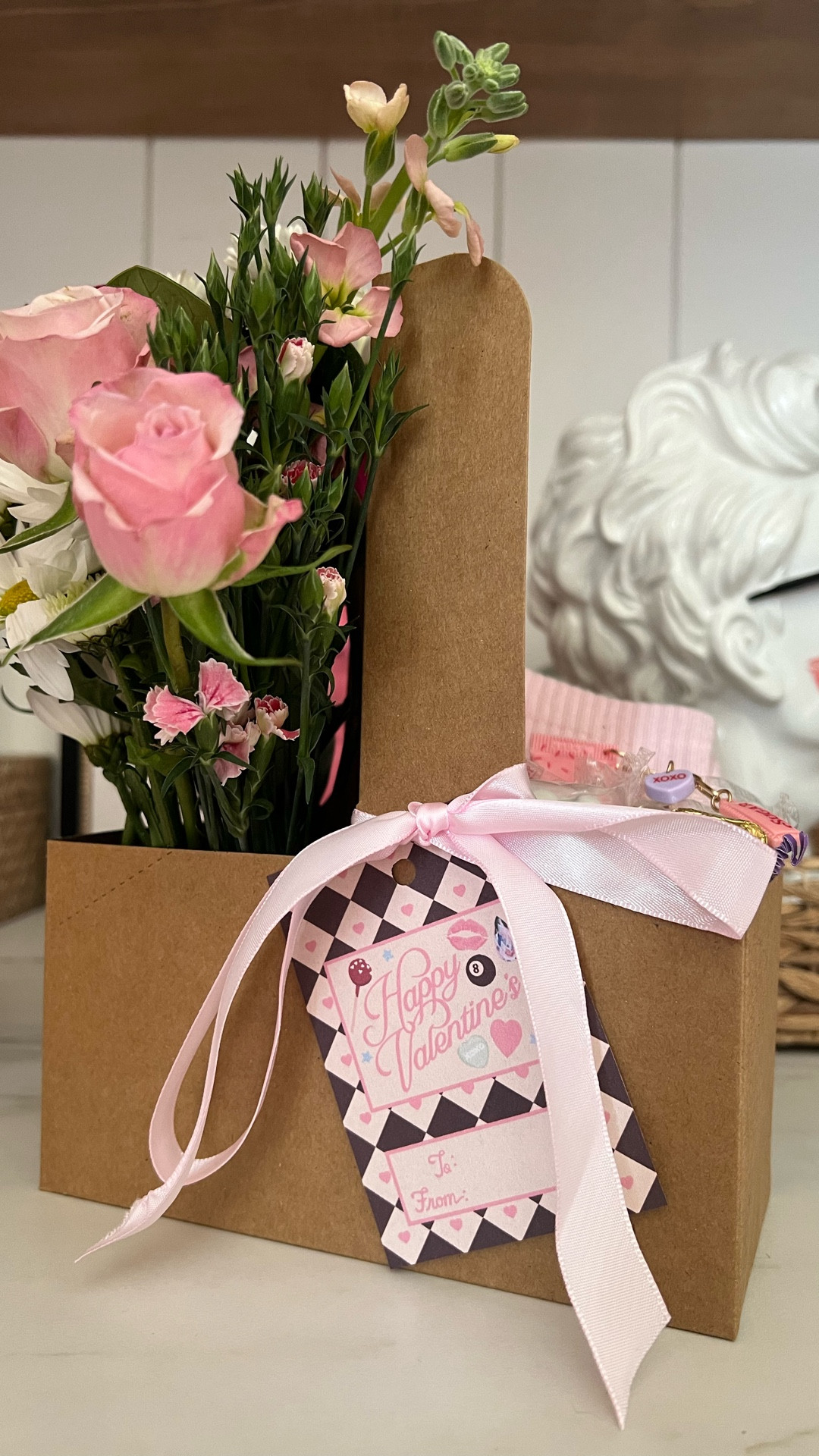 POV: You’re pulling up to Galentine’s with the cutest gift ever!💘✨

Gloss to pop, @davidscookies brownies to snack on, flowers for the vibes and socks to cozy up with! 💕

PS. Use code XONOELLE for 20% off your David’s Cookies order! 

#davidscookiesambassador #galentines #galentinesday #targetstyle #galentinesgifts