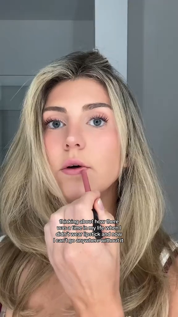 Necessity in my makeup routine!! I love this lip liner from bare minerals 💋💋

Makeup / makeup routine / lip liner / new beauty 

#LTKFindsUnder50 #LTKBeauty #LTKStyleTip