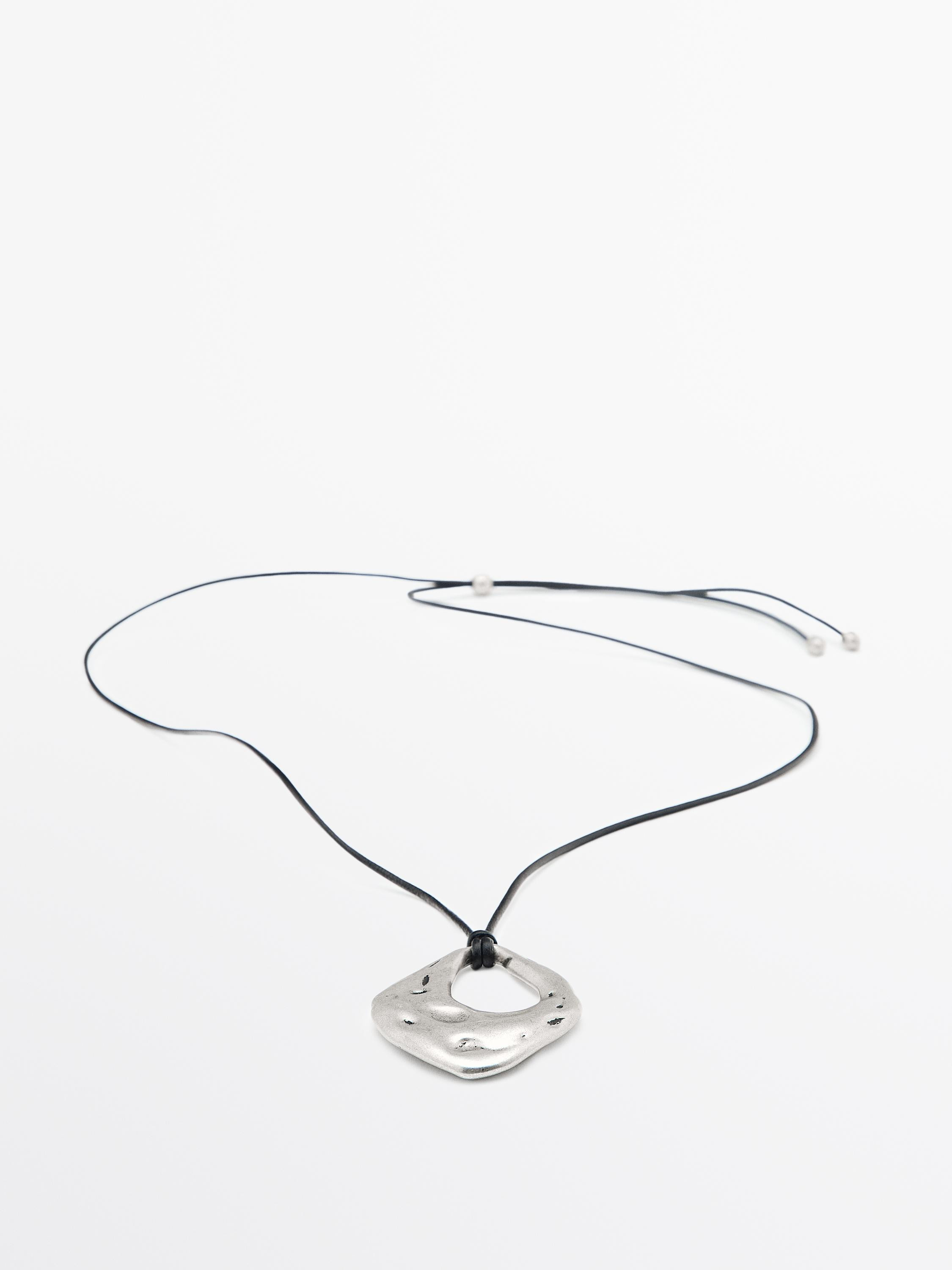 Diluted piece pendant | Massimo Dutti US