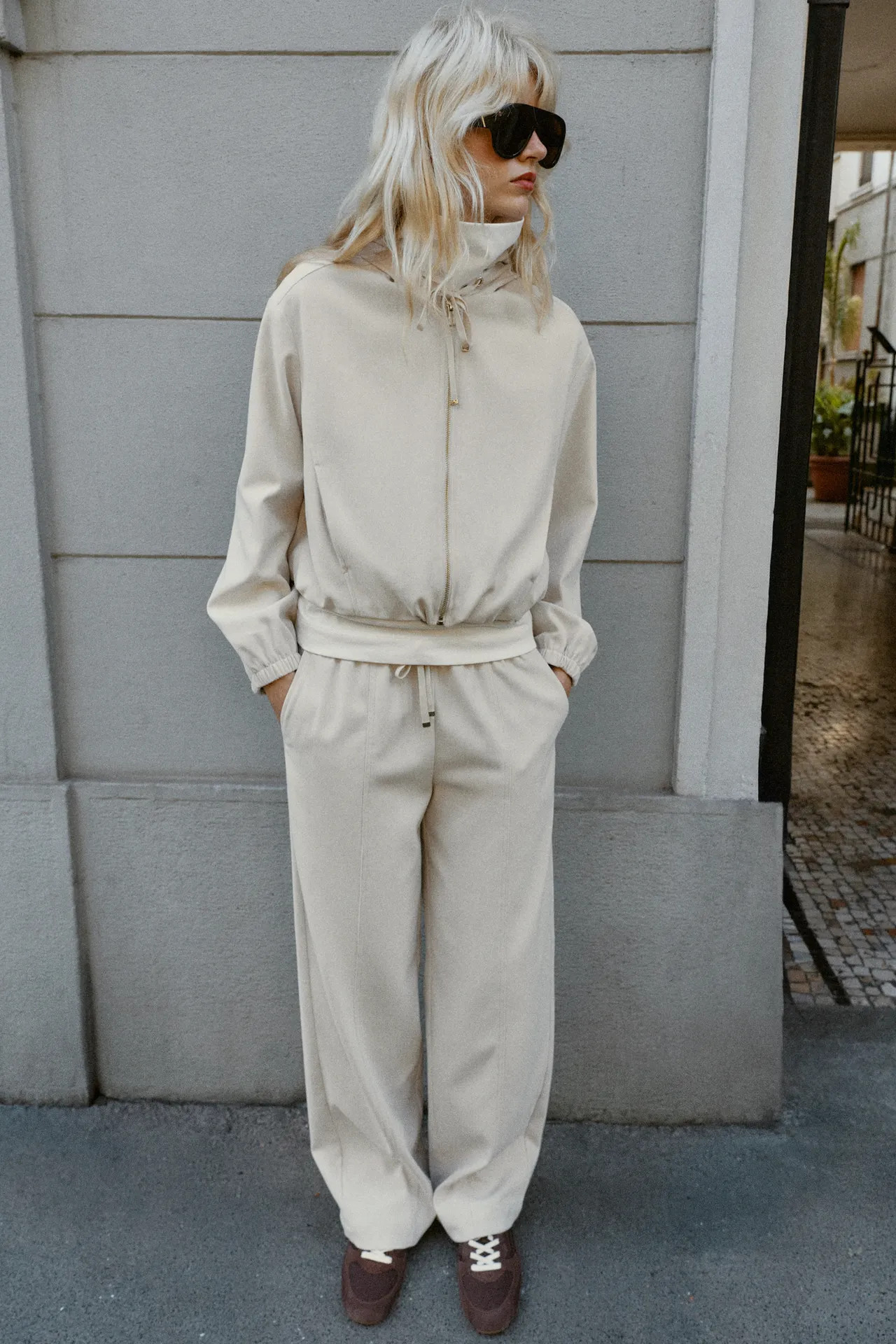 DescriptionColourCompositionMeasurements | Zara UK