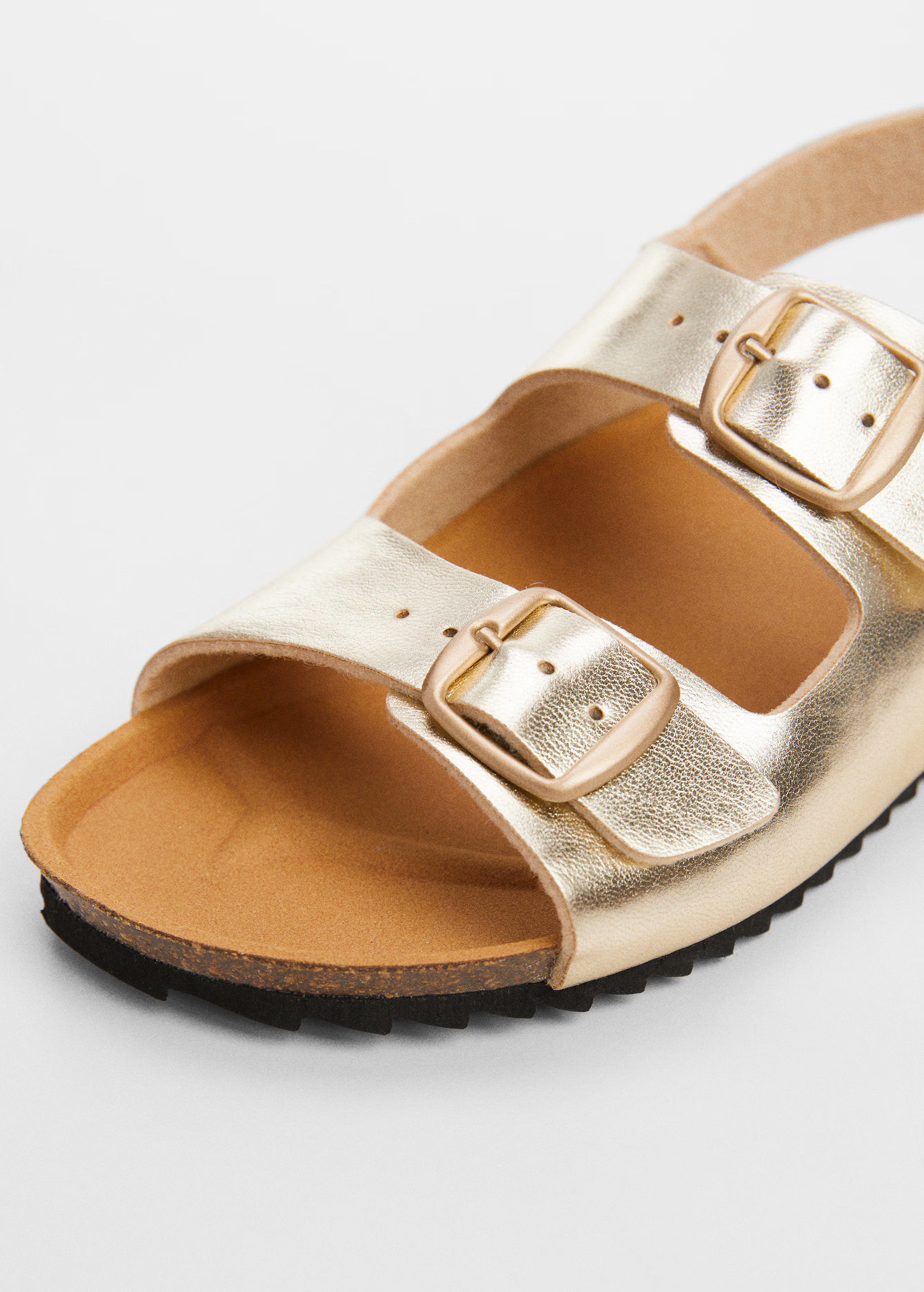 Metallic buckle sandal | MANGO (US)
