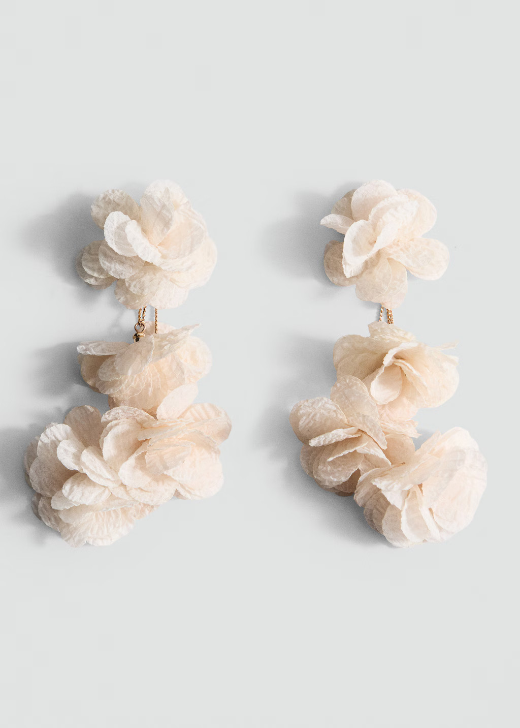 Woven flower earrings - Women | MANGO United Kingdom | MANGO (UK)