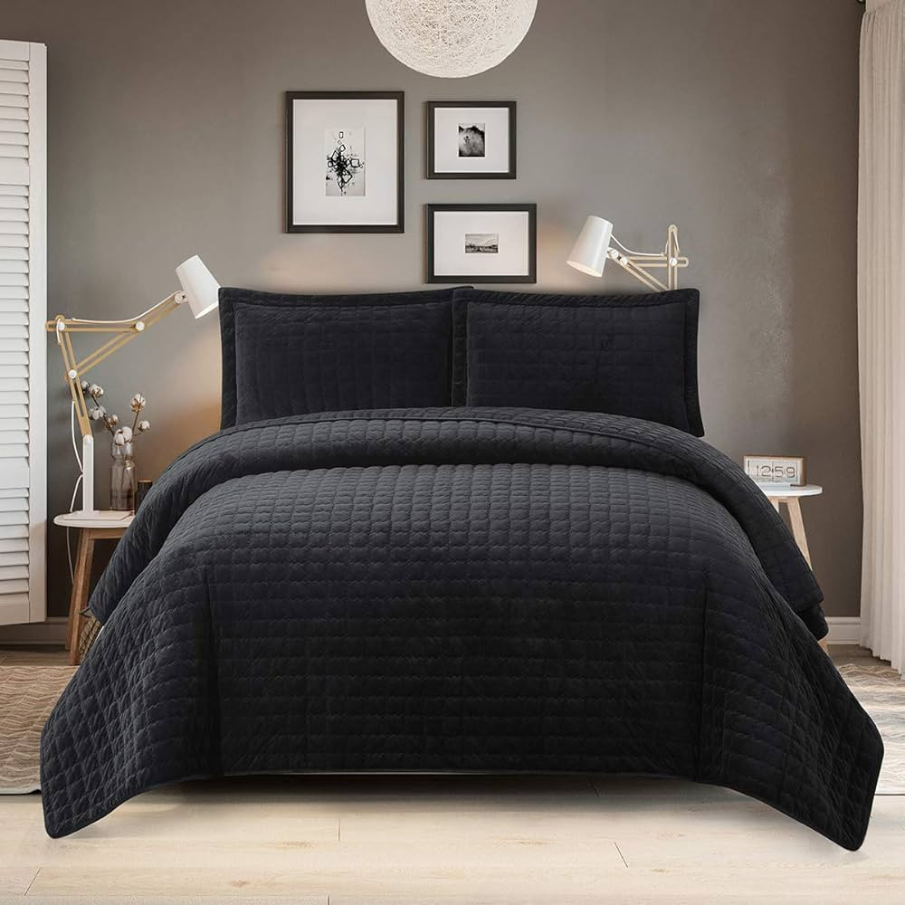 Amazon.com: Royal Hotel Bedding Plush Velvet King Size Quilt, Velvet Black 110x96 Inches Coverlet... | Amazon (US)