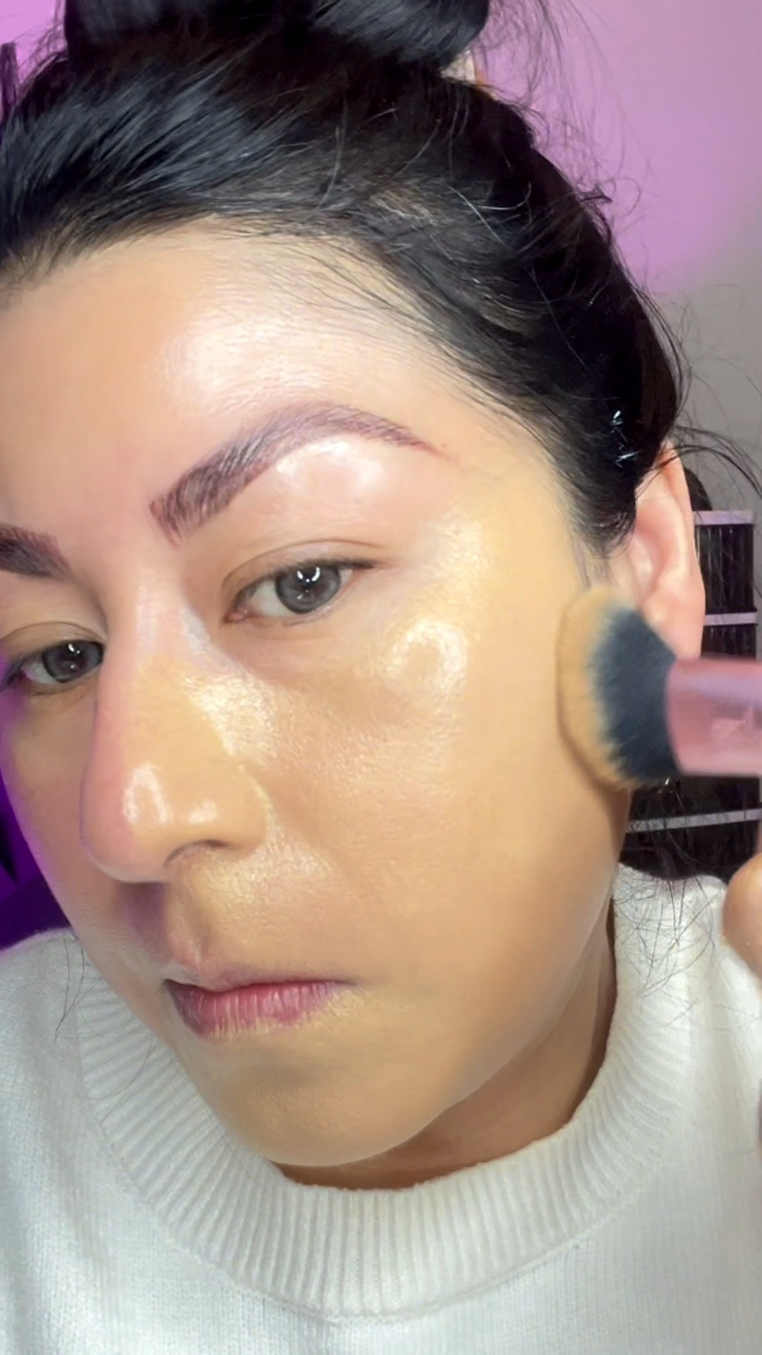 Mi base “de confianza” para días largos ✨
Estée Lauder Double Wear me deja la piel parejita, con acabado pulido y se mantiene hermosa por horas. La uso cuando quiero que mi maquillaje se vea impecable en cámara y en la vida real 💛
Tip: aplícala en capas delgadas y sella suave para un look más natural. Mi tono 3W1.5

📌 ¿Tu piel es seca o mixta? Dímelo y te digo cómo prepararla para que se vea perfecta.


#LTKgrwm #LTKmorningroutine #LTKBeauty