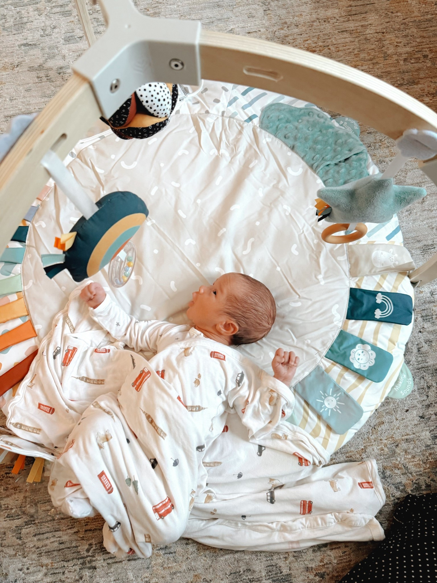 Newborn wake window favorite 👶🏼🍃
Our go-to for early play + bonding time: this oversized leaf play gym with detachable sensory toys, a soft mat for tummy time, and the cutest neutral look for any nursery ✨

Linking this newborn essential on LTK!
#newbornfinds #babymusthaves #waketimefun #momlife 


#LTKBaby #LTKBump #LTKFamily