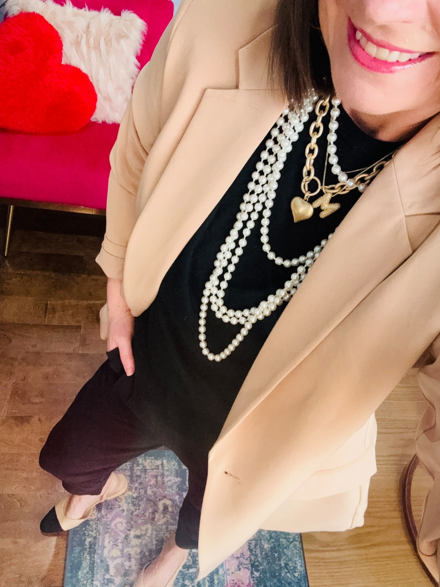 My Wednesday office OOTD!!

Black pixie pants
Black Cashmere blend tee
Camel oversized blazer
Pearl Necklace 
Black capped to flats 

#LTKWorkwear #LTKootd #LTKOver40